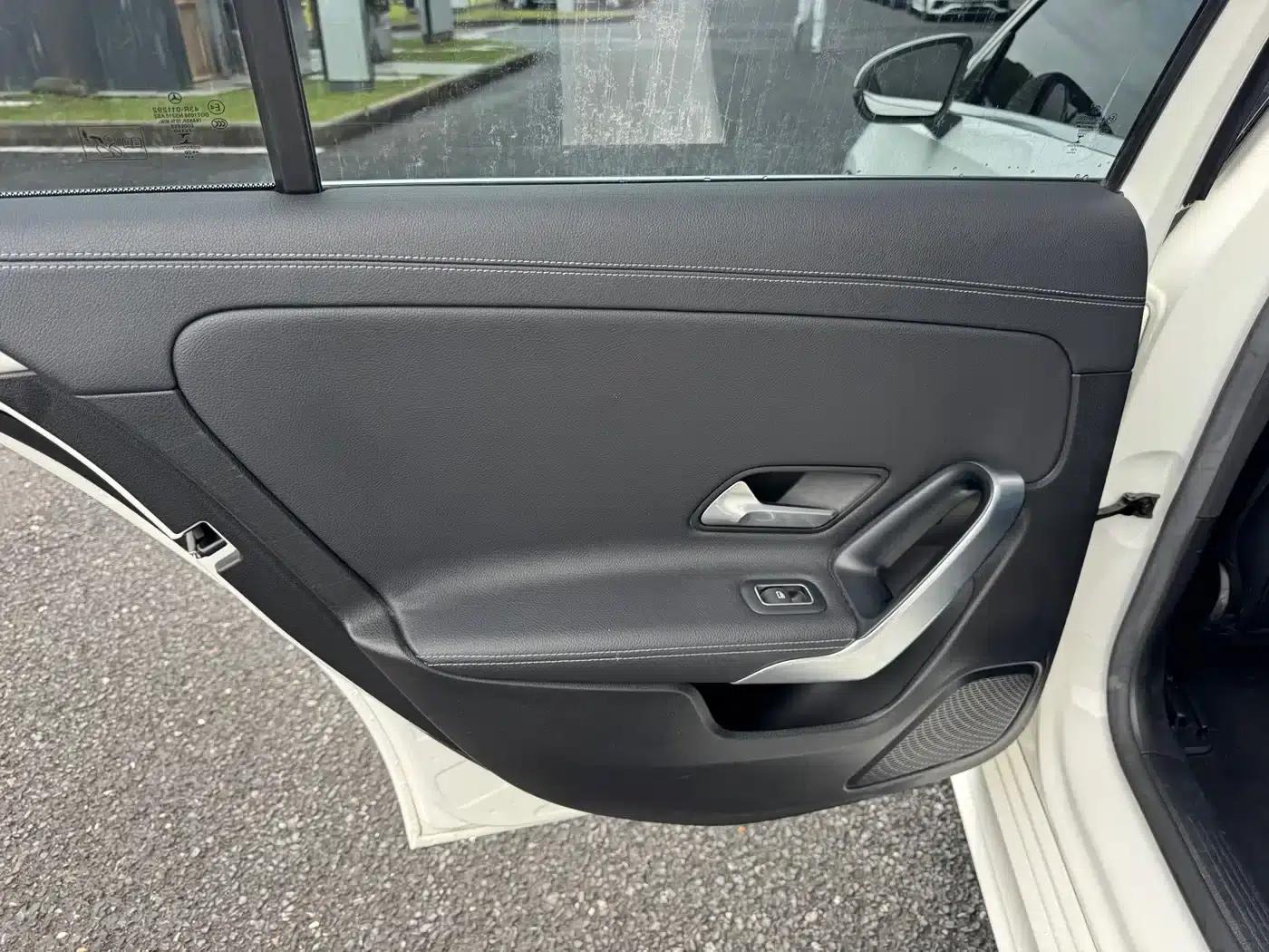 Mercedes-Benz A-Class 2020 Facelift A 200 L Sport Sedan Fashion Model — миниатюра 15