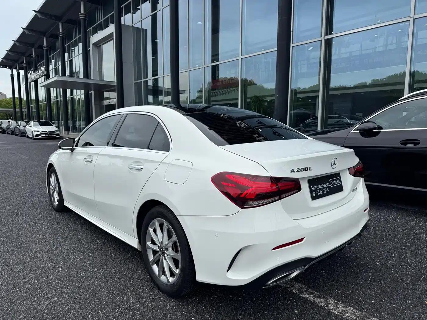 Mercedes-Benz A-Class 2020 Facelift A 200 L Sport Sedan Fashion Model — миниатюра 4