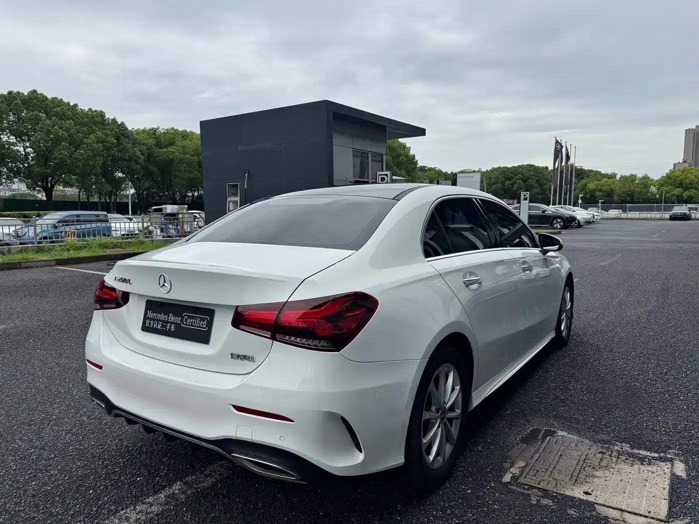 Mercedes-Benz A-Class 2020 Facelift A 200 L Sport Sedan Fashion Model — миниатюра 6