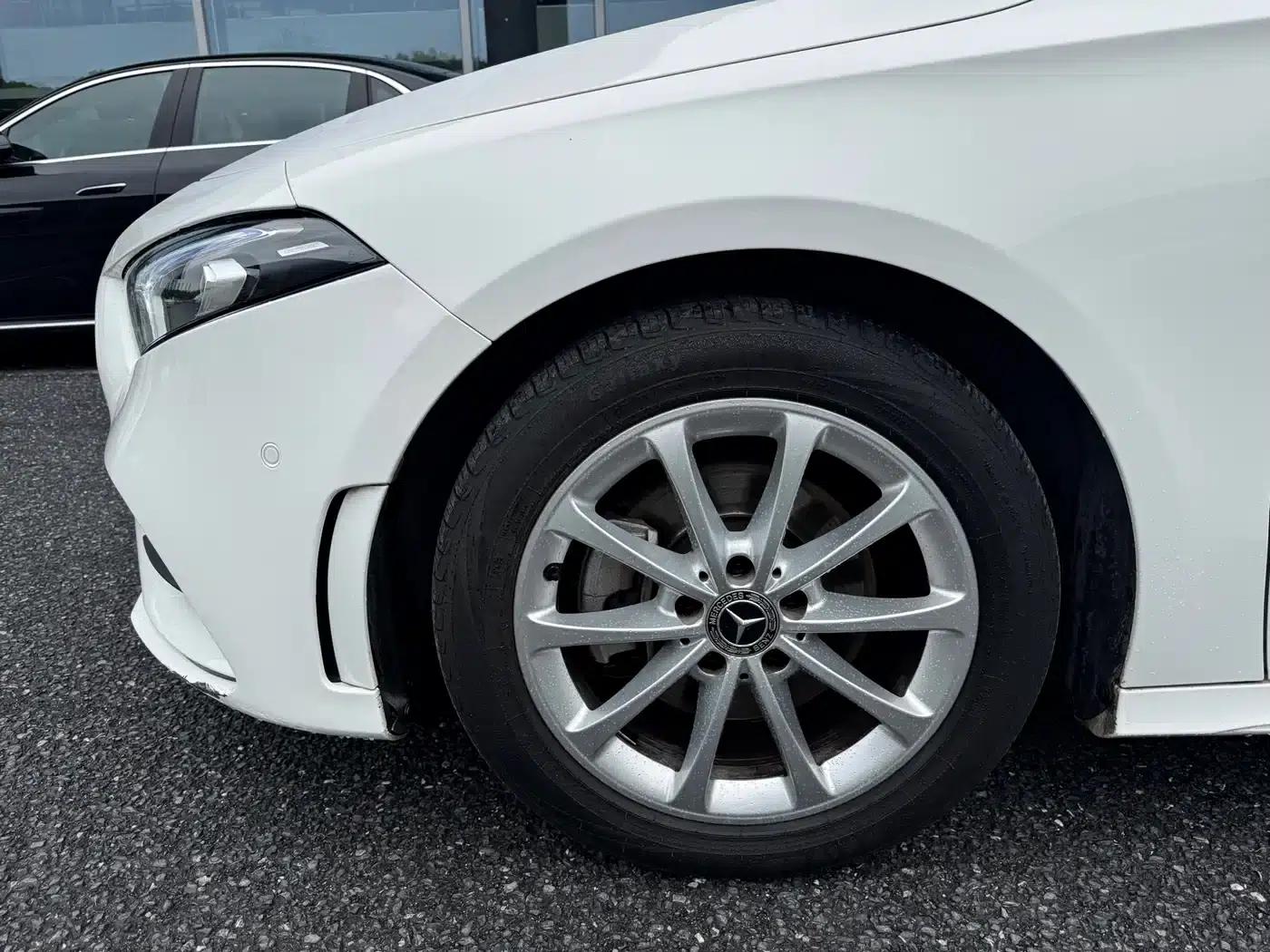 Mercedes-Benz A-Class 2020 Facelift A 200 L Sport Sedan Fashion Model — миниатюра 8
