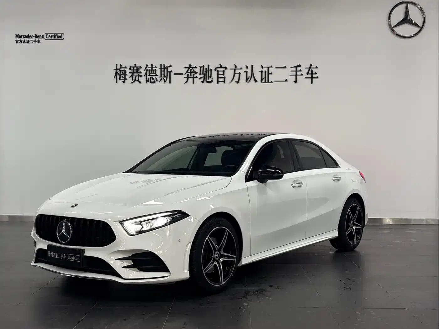 Mercedes-Benz A-Class 2021 A 200 L Sport Sedan Fashion Edition — миниатюра 1