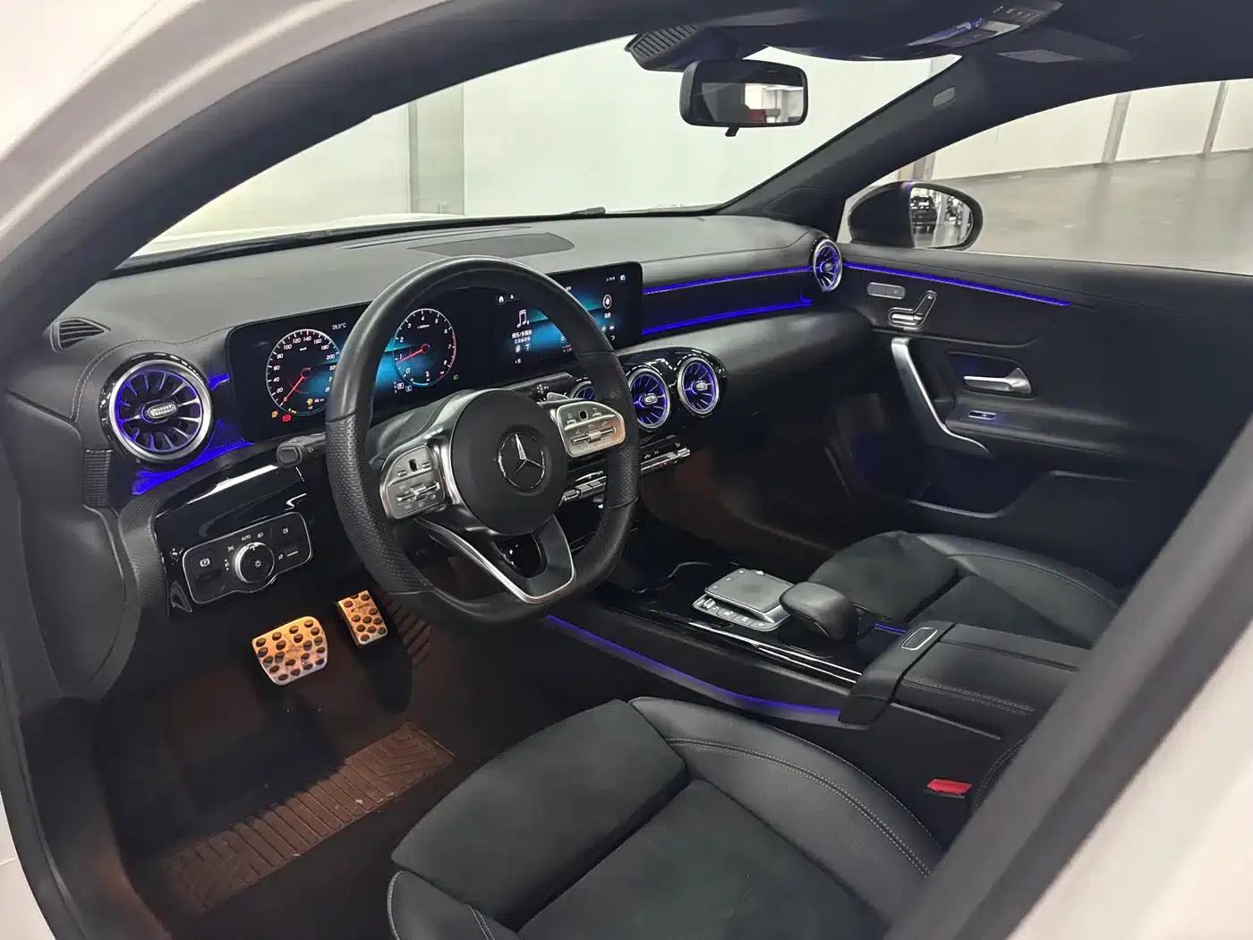 Mercedes-Benz A-Class 2021 A 200 L Sport Sedan Fashion Edition — миниатюра 7