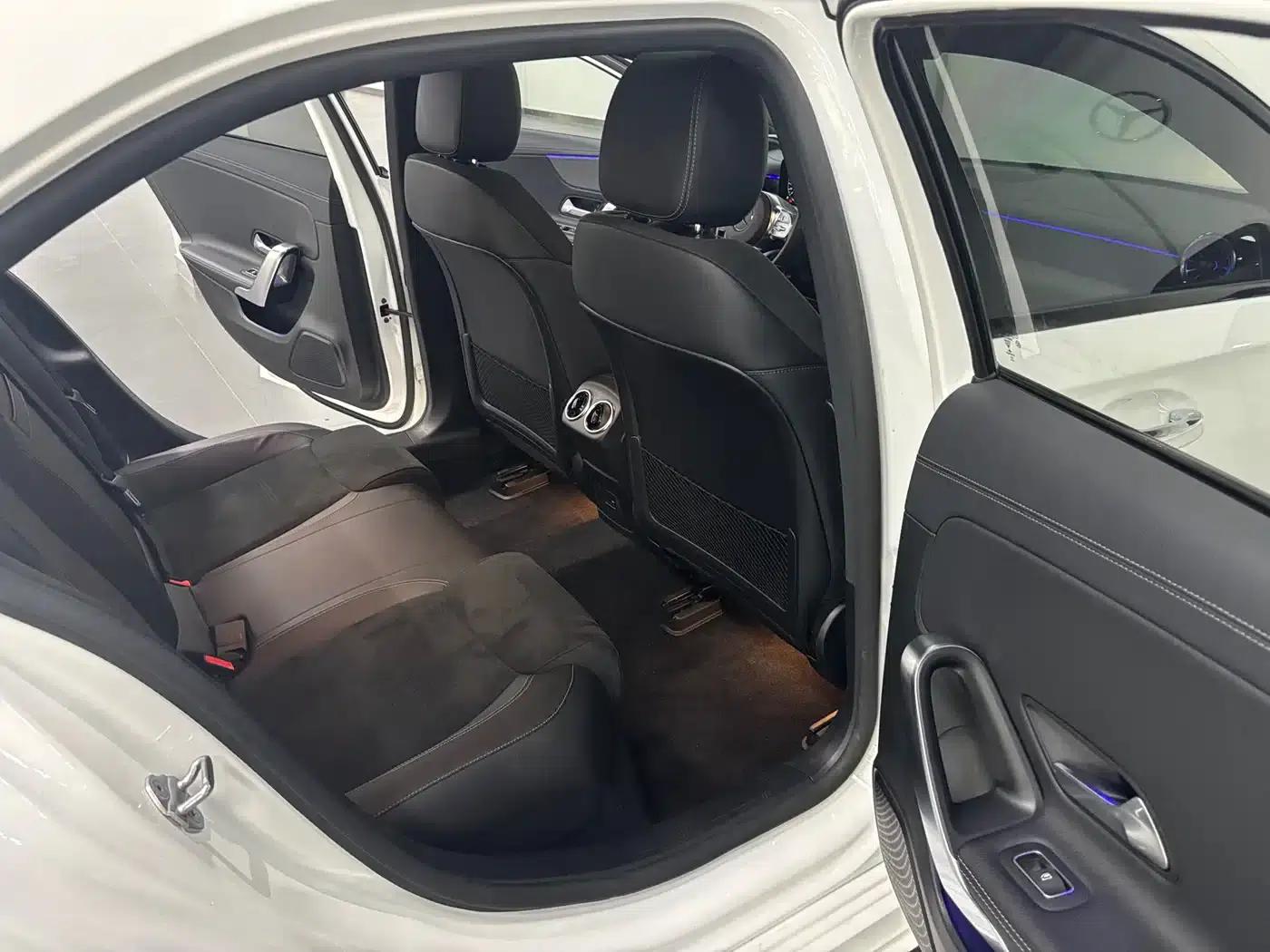 Mercedes-Benz A-Class 2021 A 200 L Sport Sedan Fashion Edition — миниатюра 8