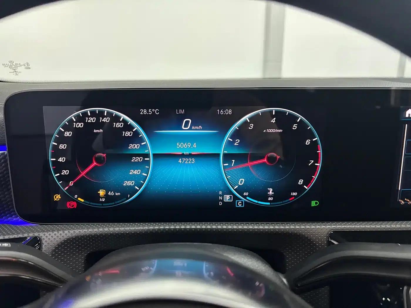 Mercedes-Benz A-Class 2021 A 200 L Sport Sedan Fashion Edition — миниатюра 10