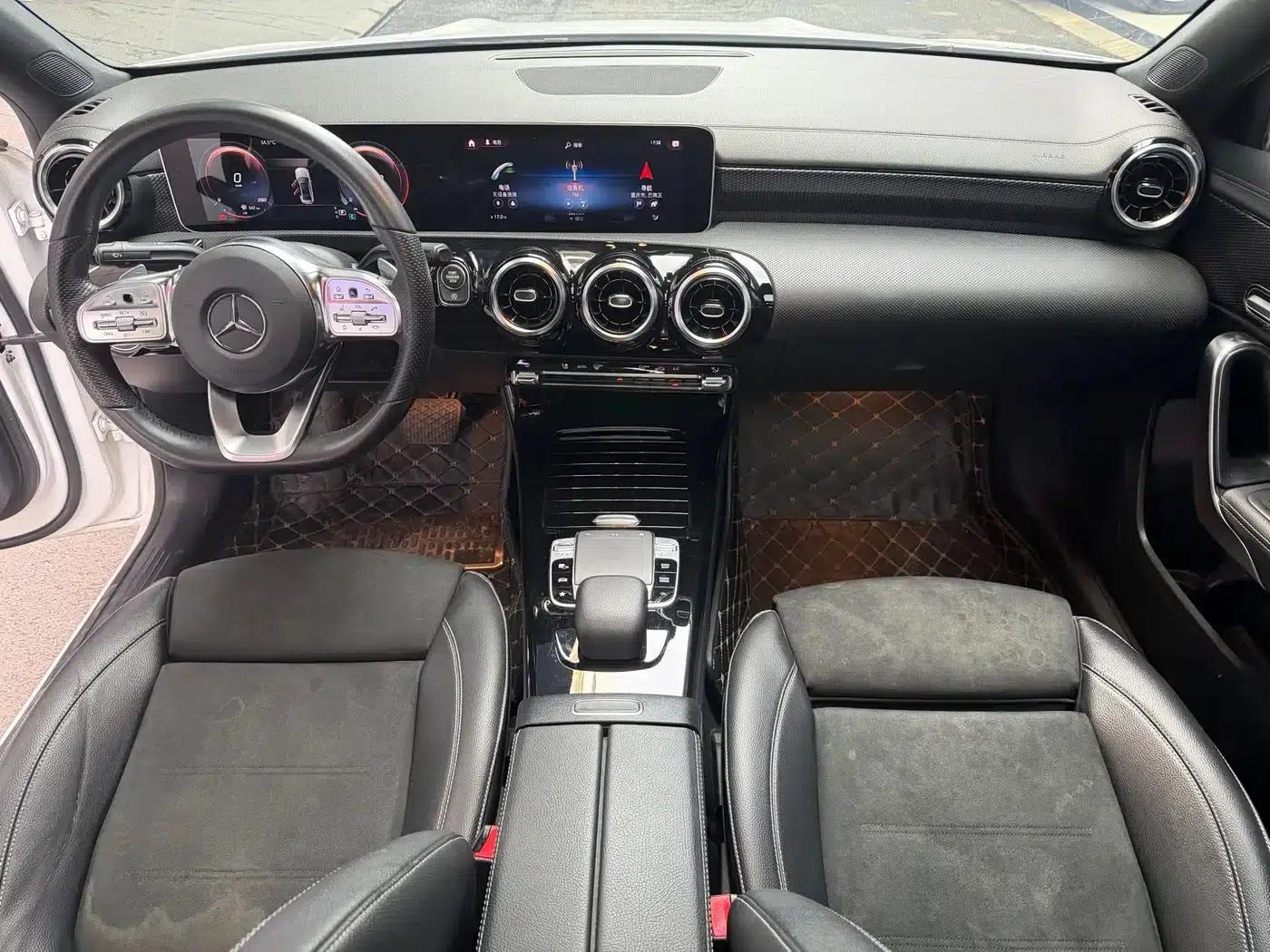 2019 Mercedes-Benz A-Class A 200 L Sport Sedan — миниатюра 13