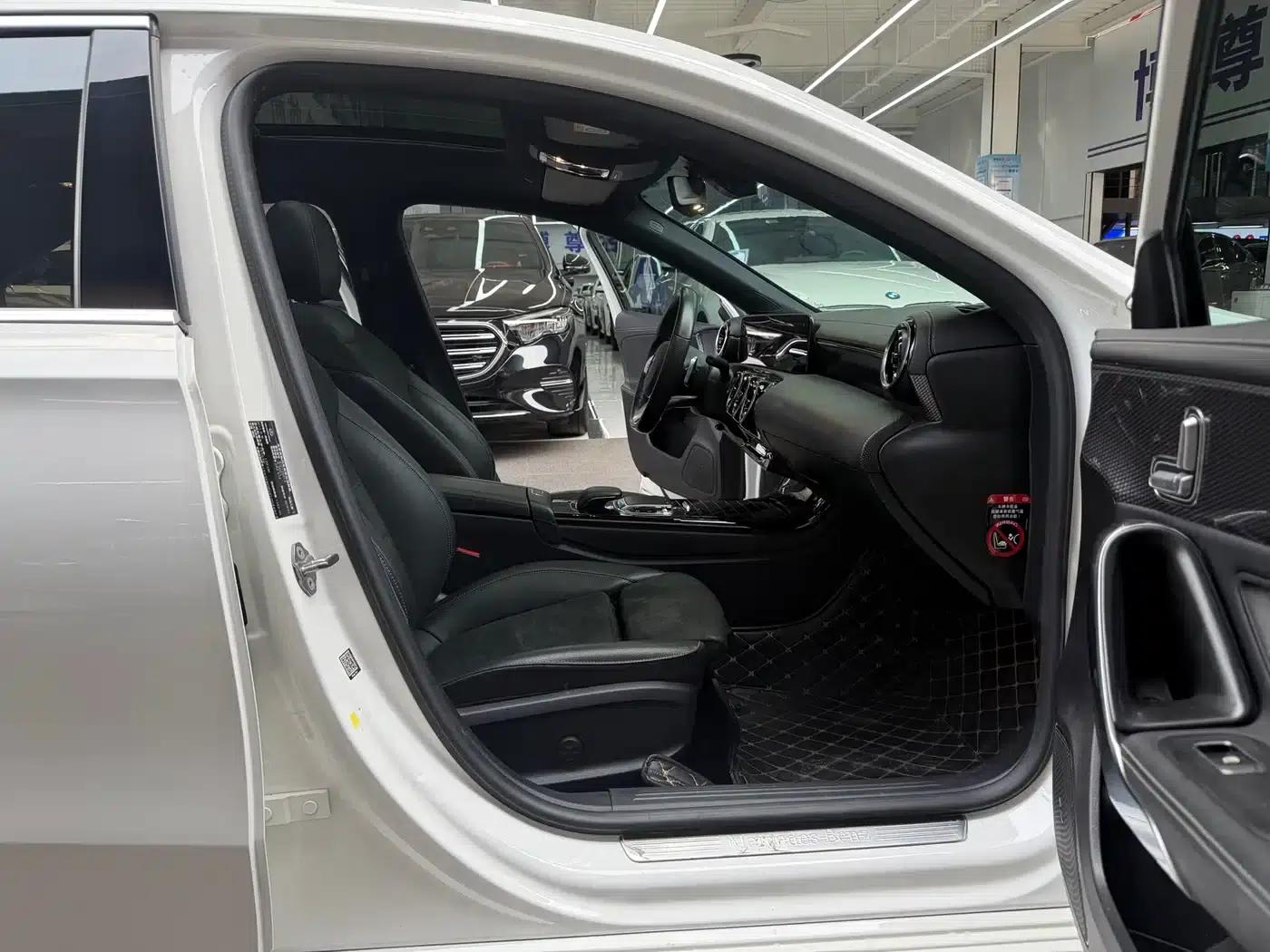 2019 Mercedes-Benz A-Class A 200 L Sport Sedan — миниатюра 17