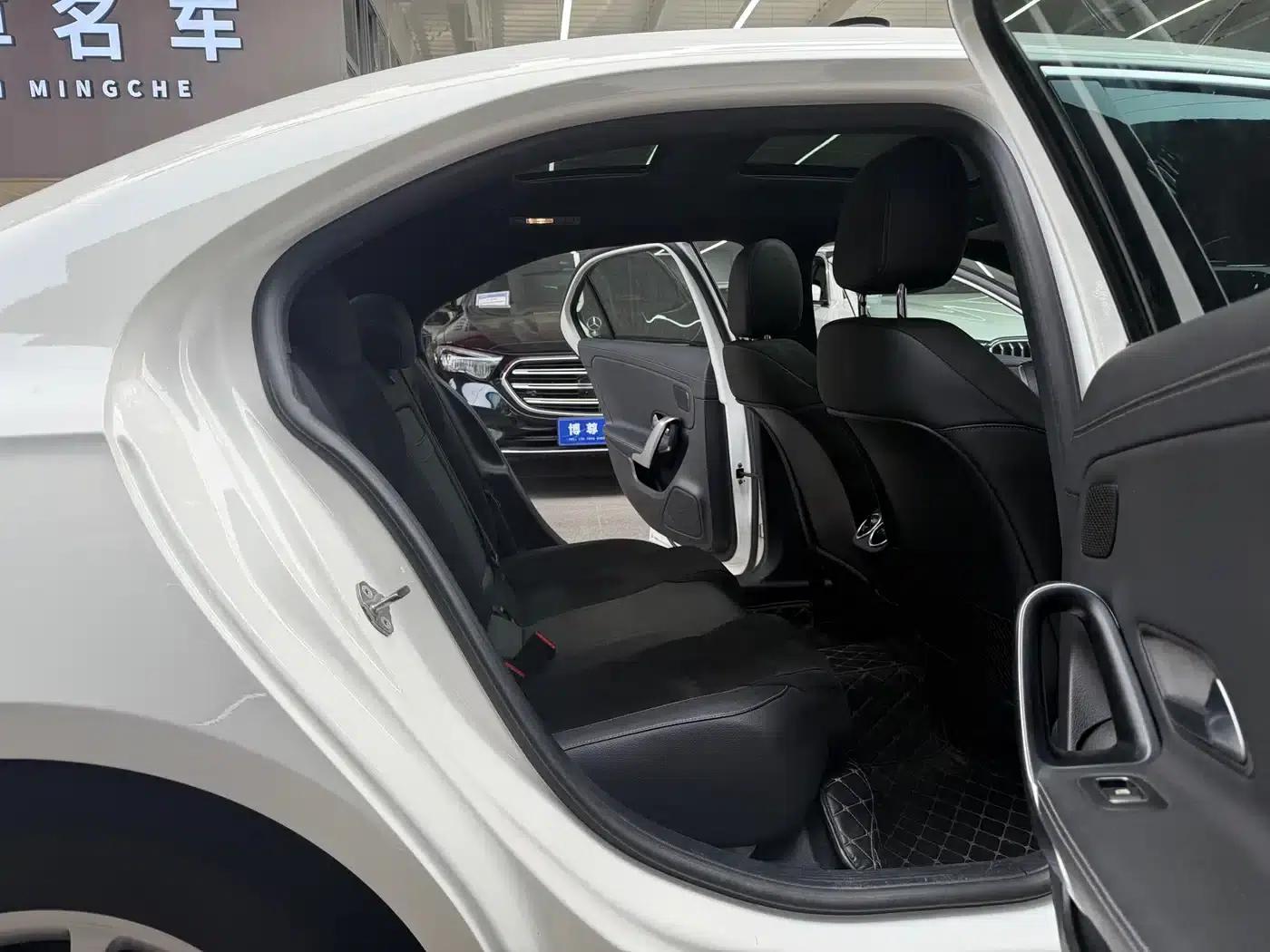 2019 Mercedes-Benz A-Class A 200 L Sport Sedan — миниатюра 18