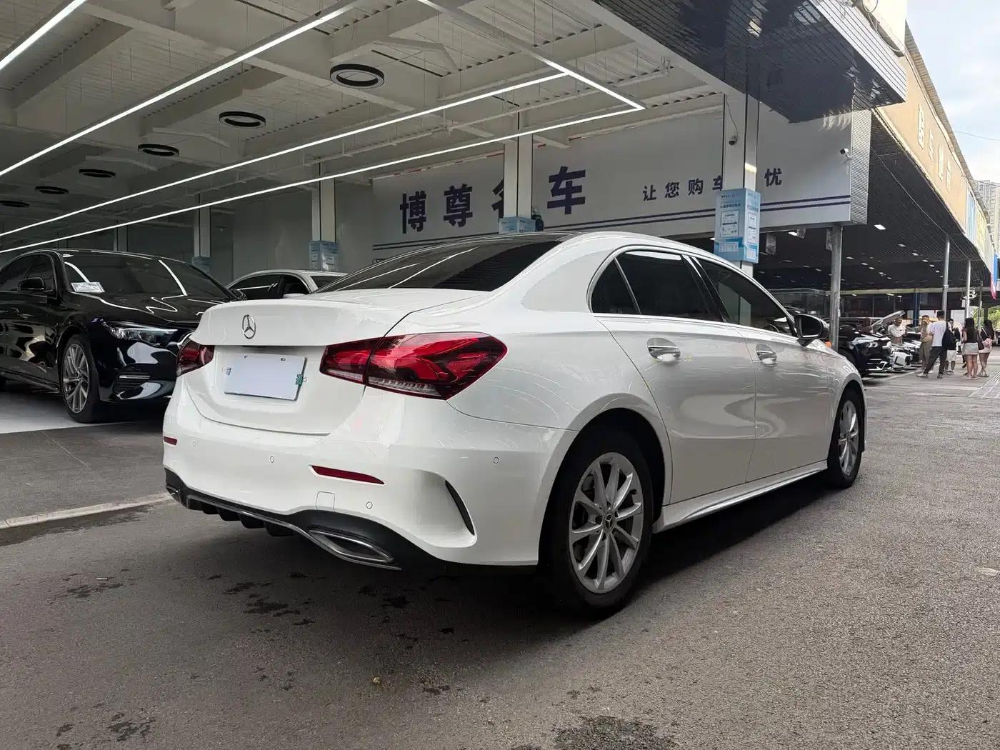 2019 Mercedes-Benz A-Class A 200 L Sport Sedan — миниатюра 21