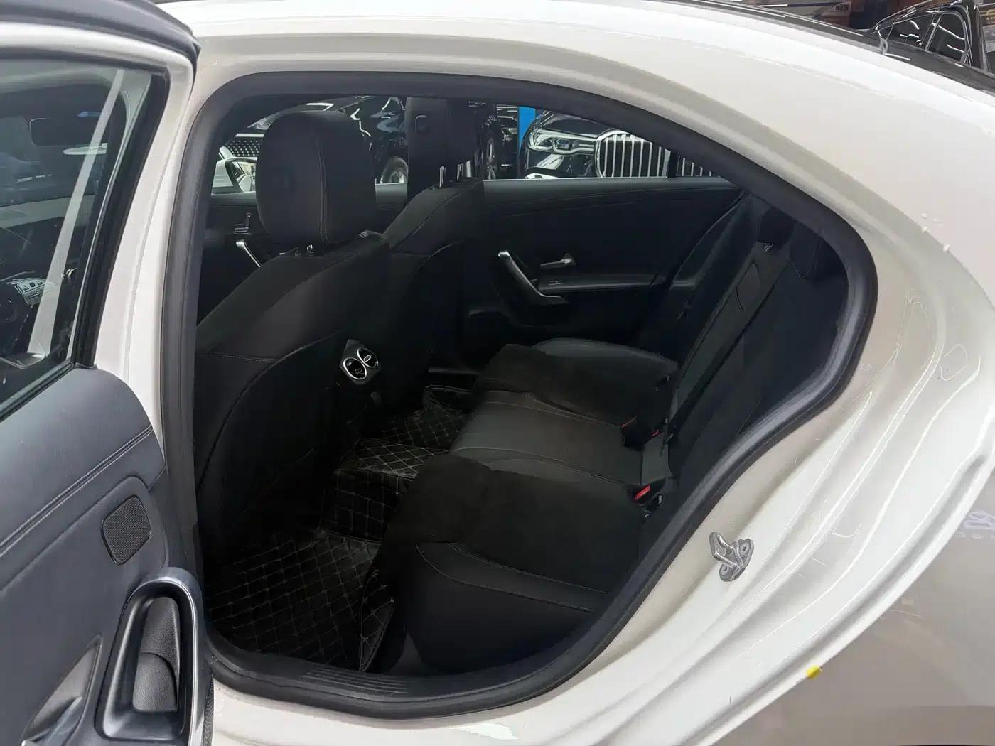 2019 Mercedes-Benz A-Class A 200 L Sport Sedan — миниатюра 9