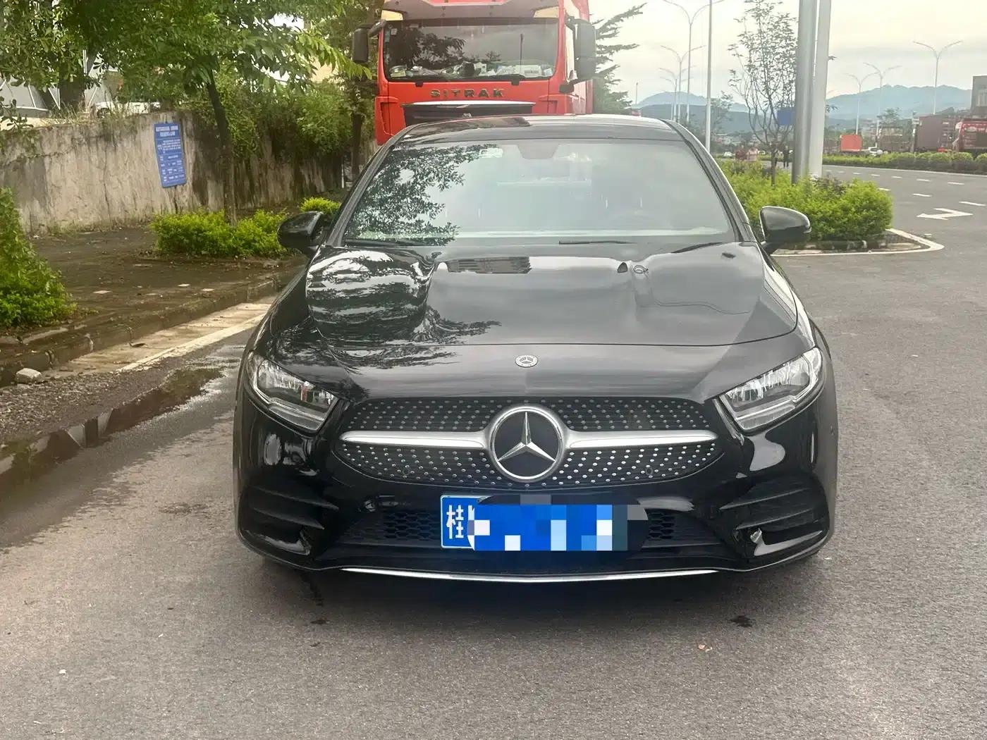2019 Mercedes-Benz A-Class A 180 L Sport Sedan — миниатюра 2