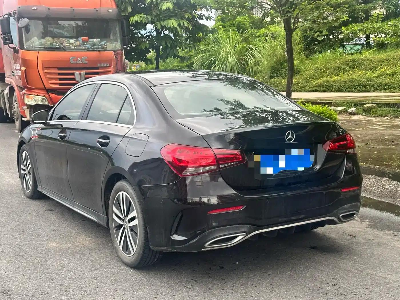2019 Mercedes-Benz A-Class A 180 L Sport Sedan — миниатюра 5