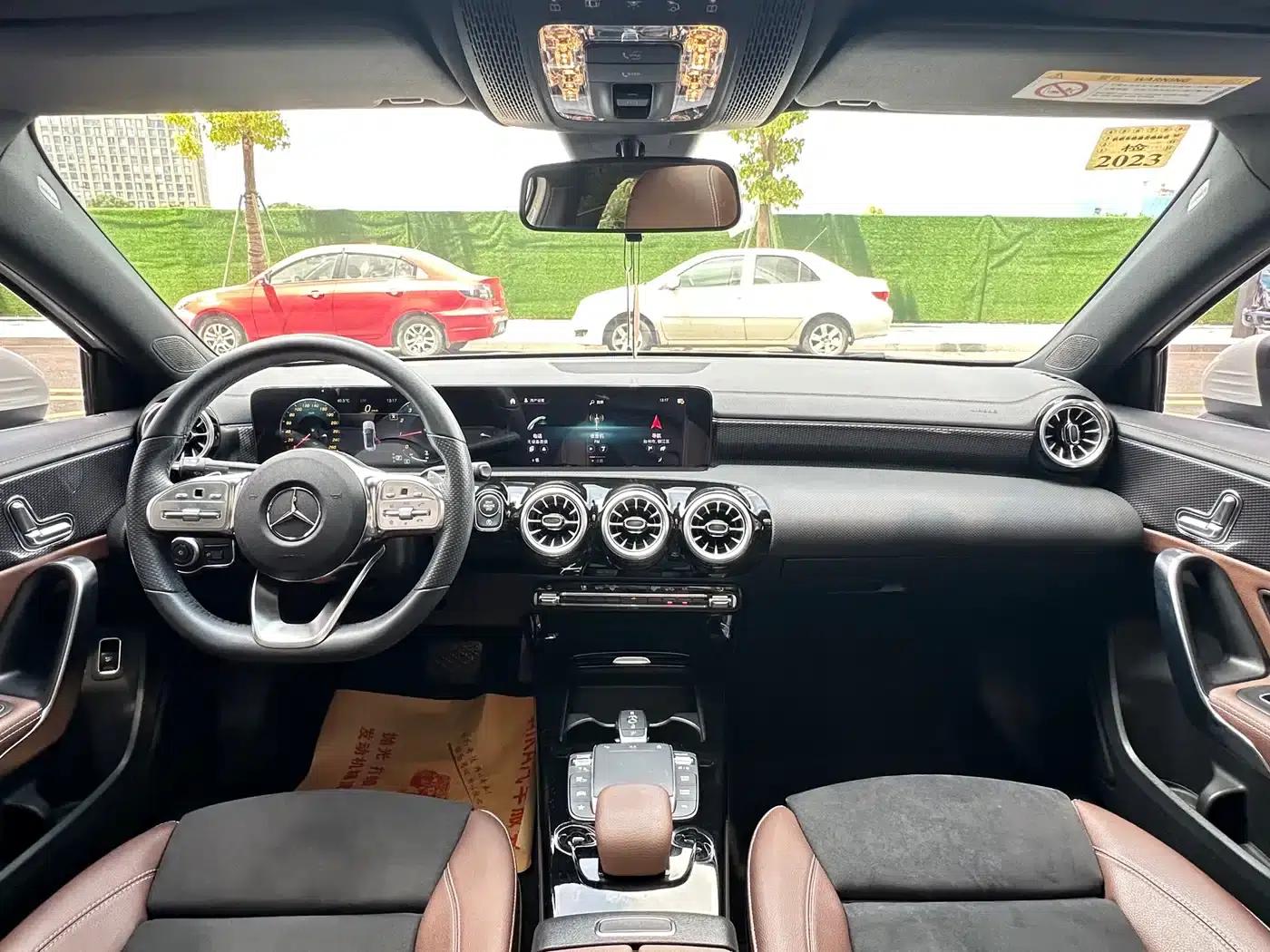 Mercedes-Benz A-Class 2021 A 200 L Sport Sedan Fashion Edition — миниатюра 13