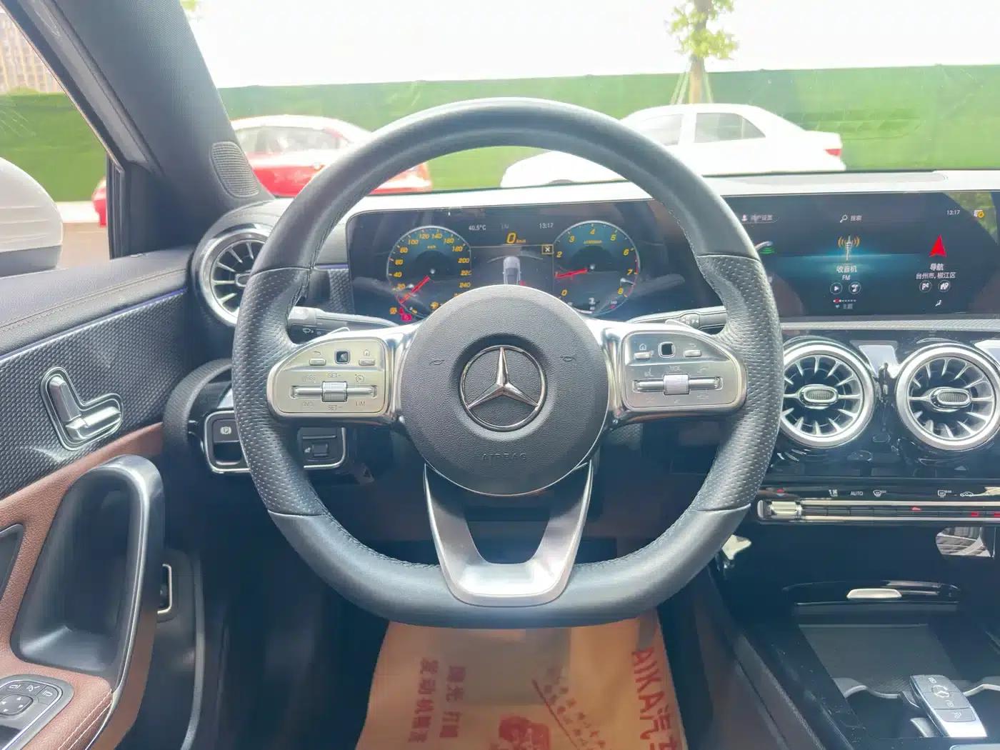 Mercedes-Benz A-Class 2021 A 200 L Sport Sedan Fashion Edition — миниатюра 17