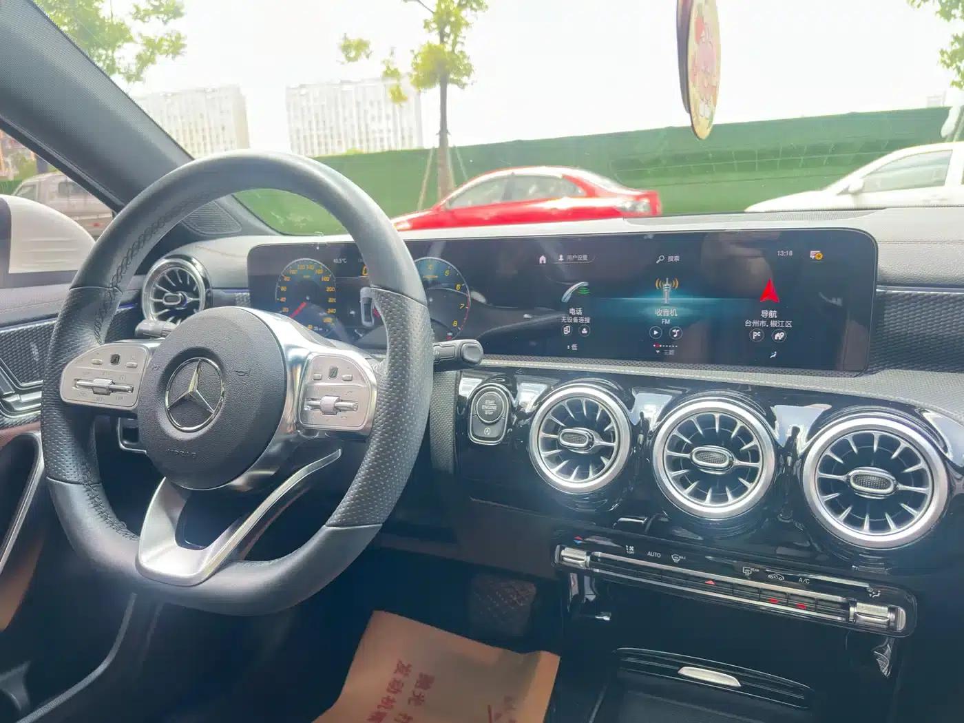 Mercedes-Benz A-Class 2021 A 200 L Sport Sedan Fashion Edition — миниатюра 18