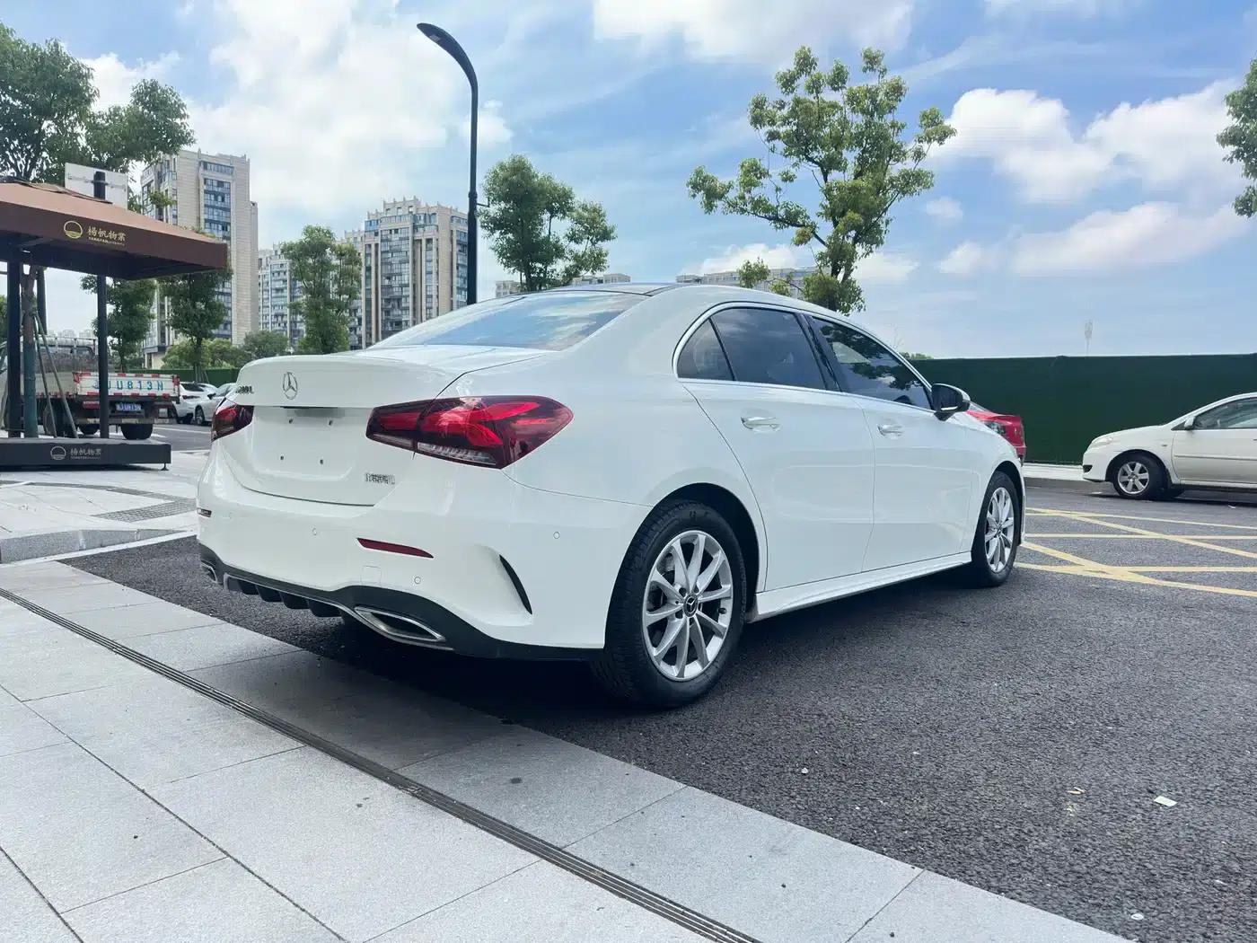 Mercedes-Benz A-Class 2021 A 200 L Sport Sedan Fashion Edition — миниатюра 5