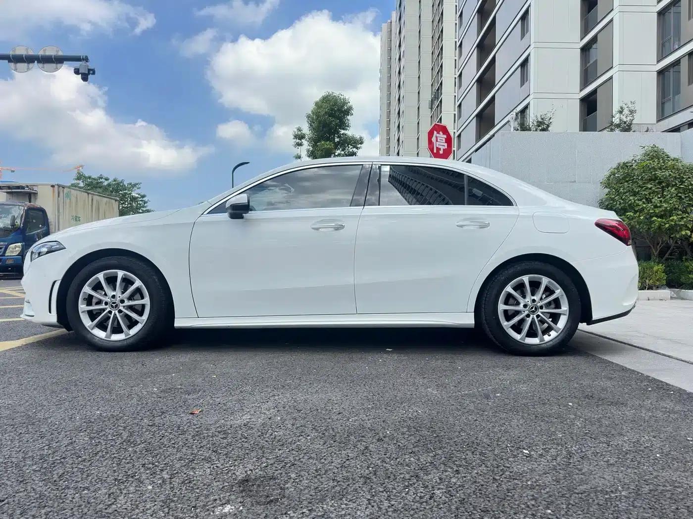 Mercedes-Benz A-Class 2021 A 200 L Sport Sedan Fashion Edition — миниатюра 8