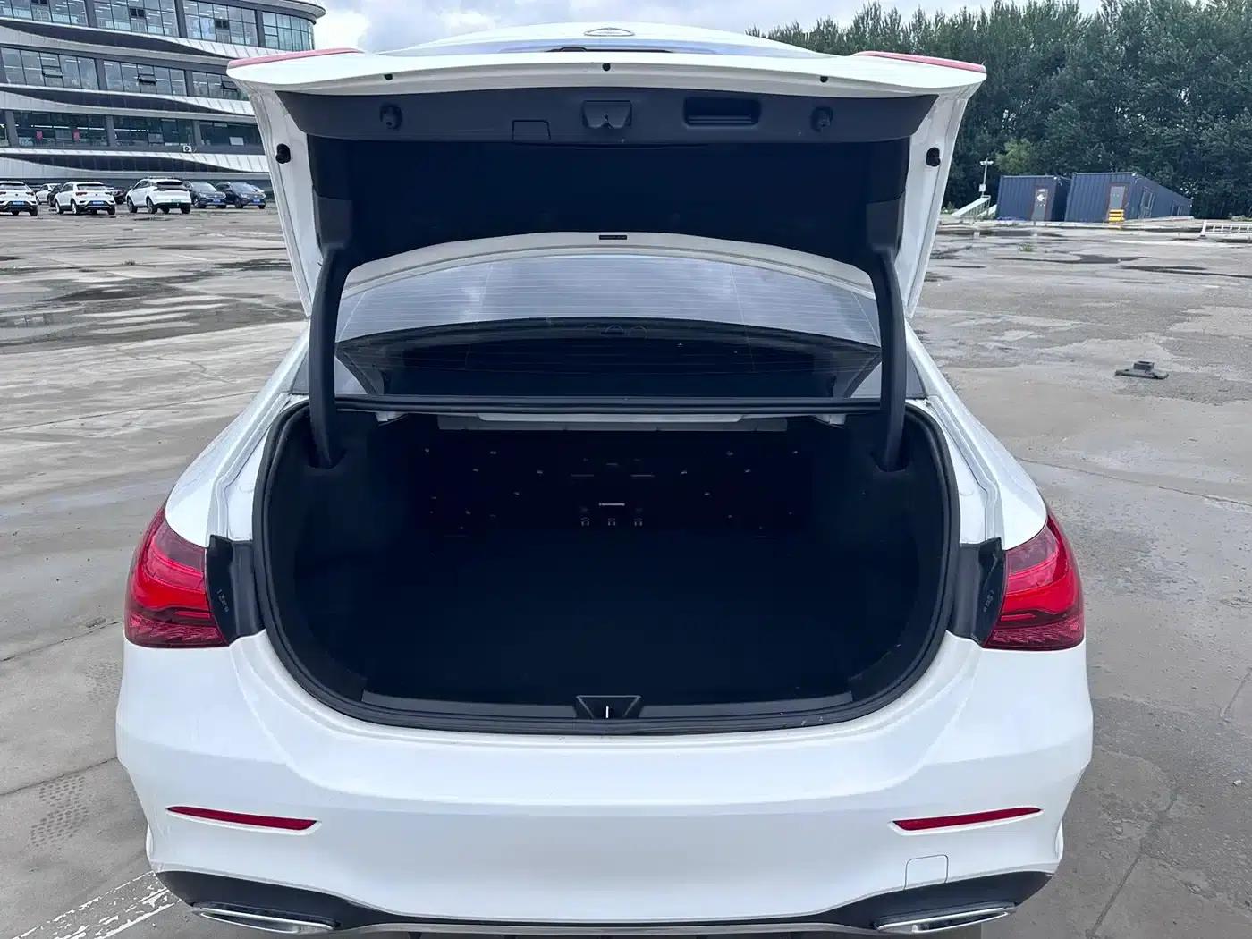 2023 Mercedes-Benz A-Class A 180 L — миниатюра 12