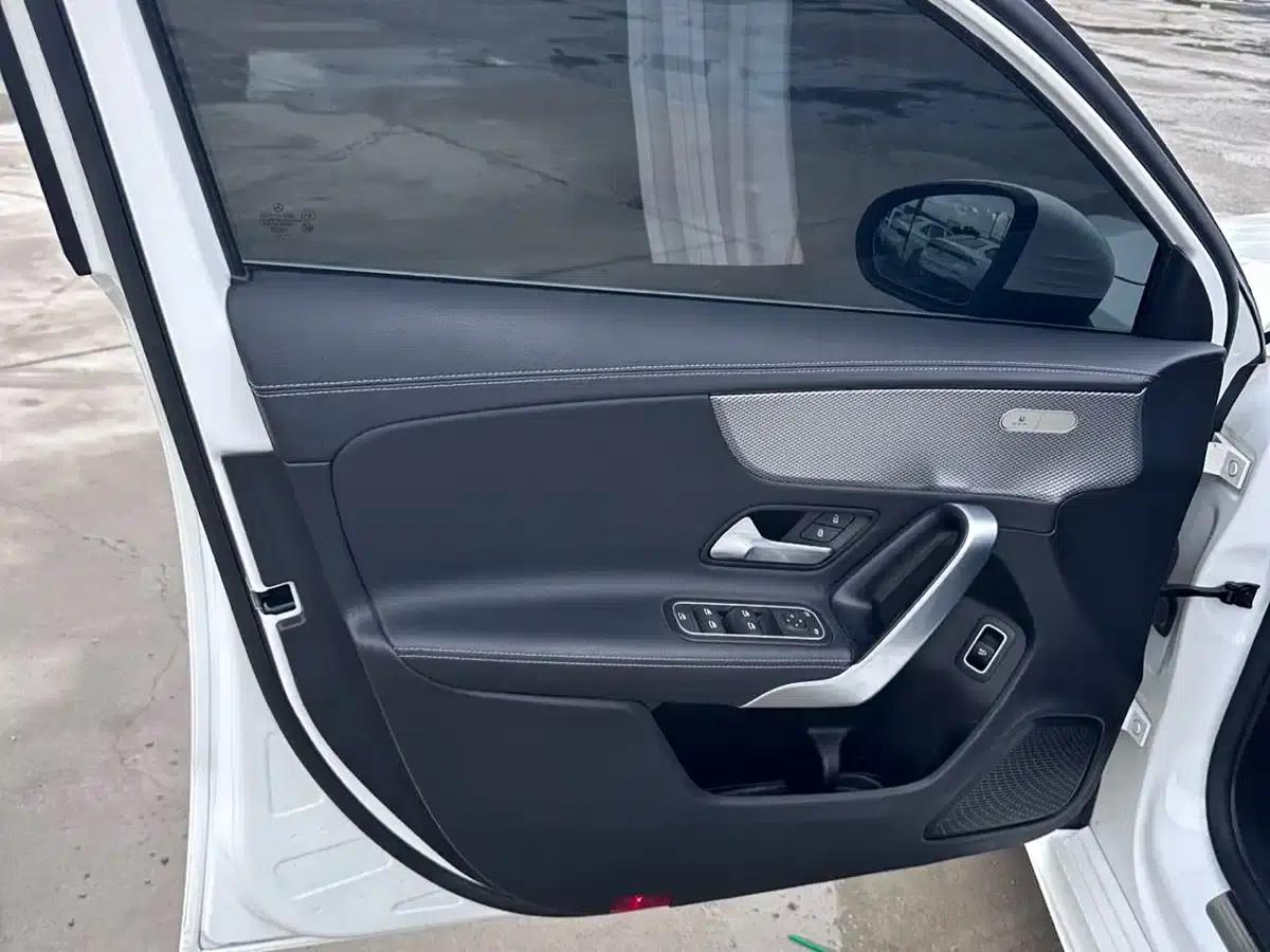 2023 Mercedes-Benz A-Class A 180 L — миниатюра 21