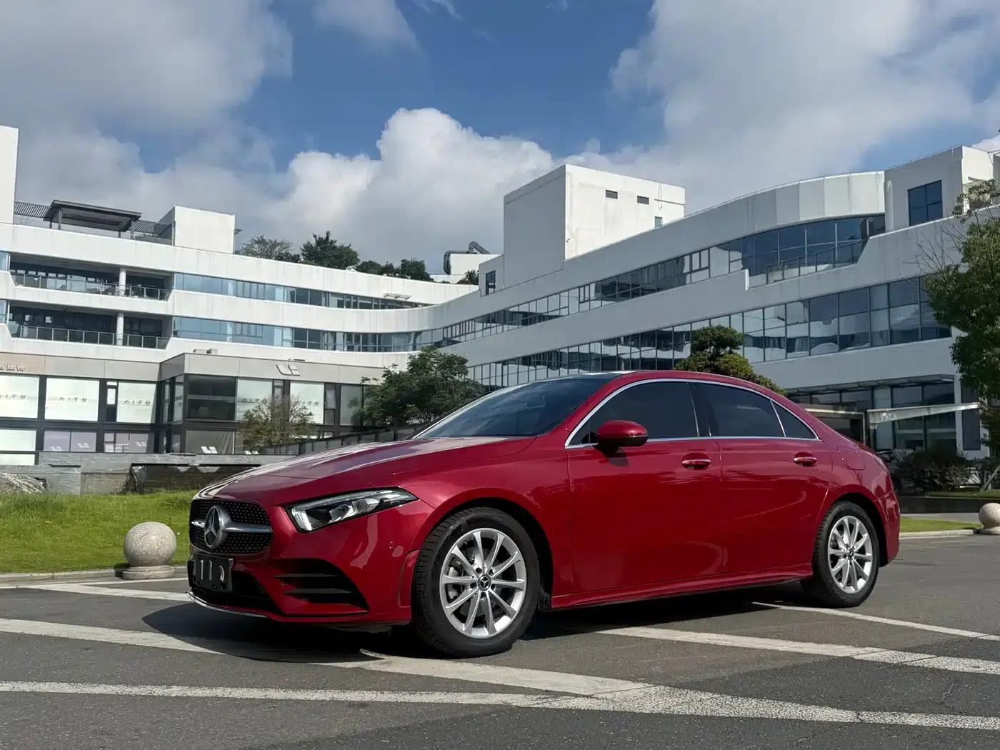 Mercedes-Benz A-Class 2020 A 200 L Sport Sedan — миниатюра 1