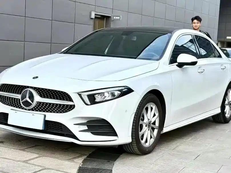 Mercedes-Benz A-Class 2021 A 200 L Sport Sedan Fashion Edition — миниатюра 1
