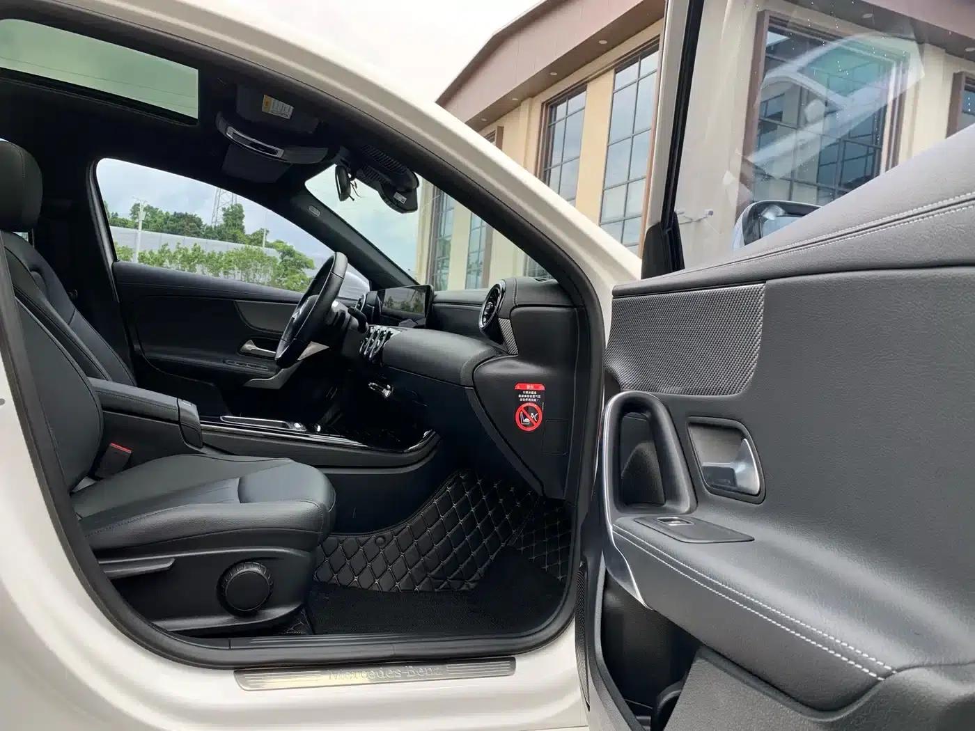 2023 Mercedes-Benz A-Class A 180 L — миниатюра 15