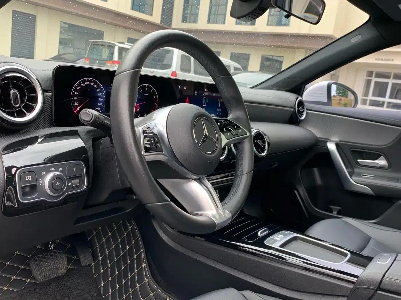 2023 Mercedes-Benz A-Class A 180 L — миниатюра 17