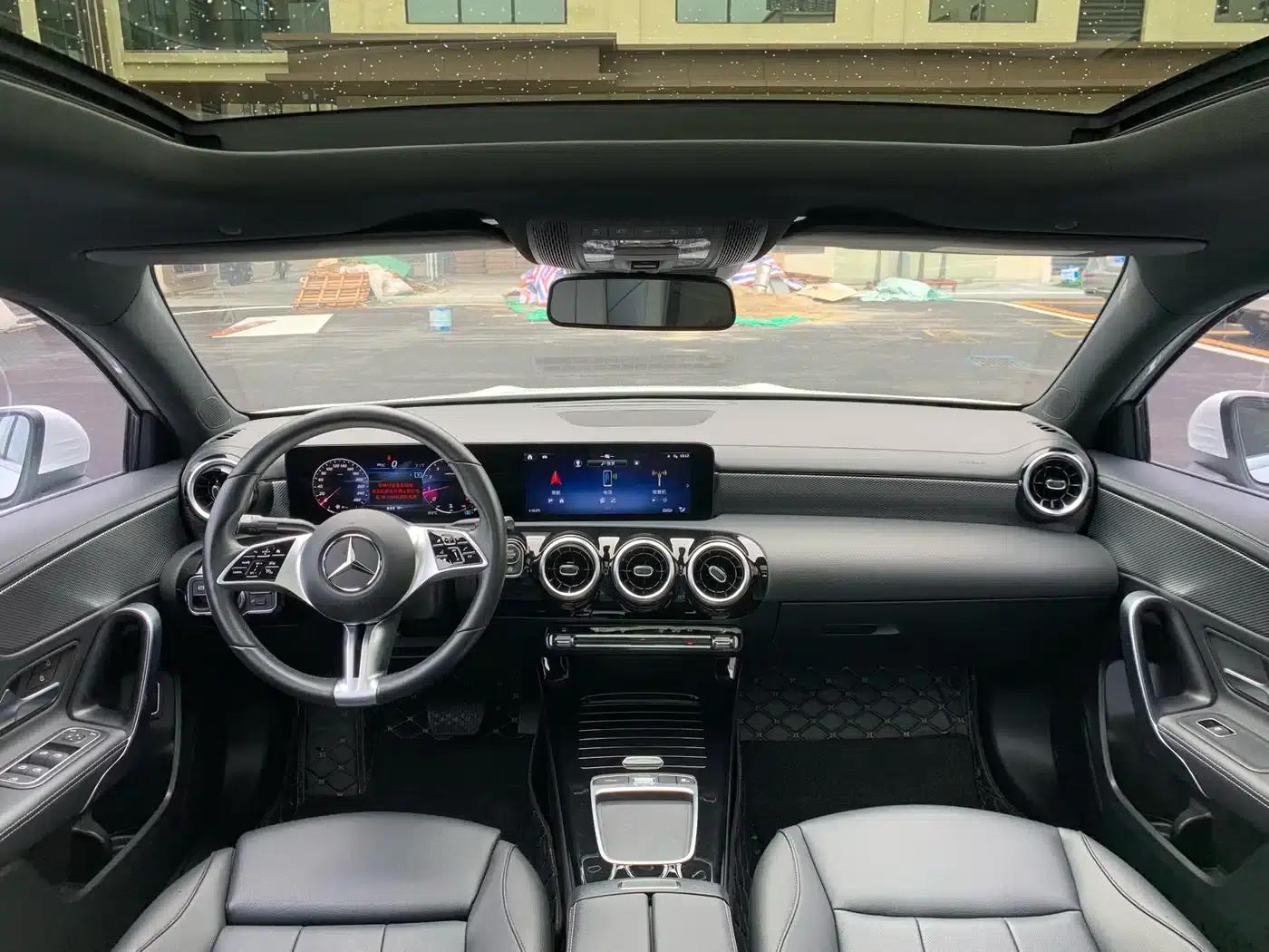 2023 Mercedes-Benz A-Class A 180 L — миниатюра 32