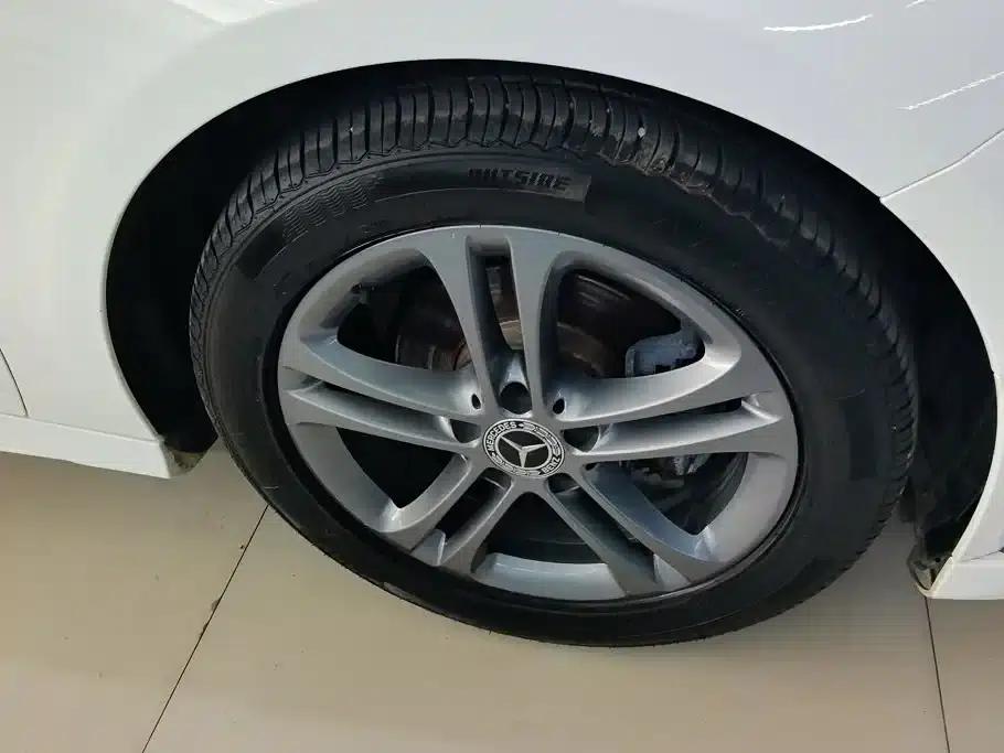 2022 Mercedes-Benz A-Class A 180 L Sport Sedan — миниатюра 6