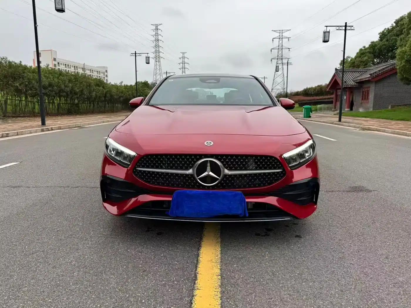 2023 Mercedes-Benz A-Class A 200 L Fashion Edition — миниатюра 2