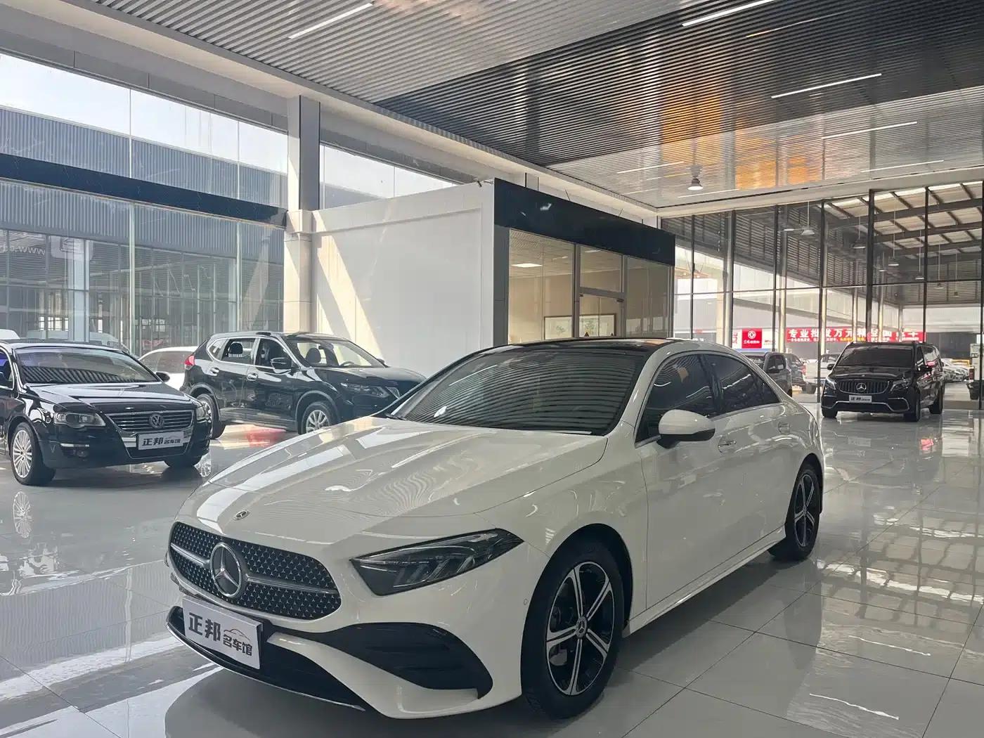 Mercedes-Benz A-Class 2024 A 200 L Fashion Edition — миниатюра 1