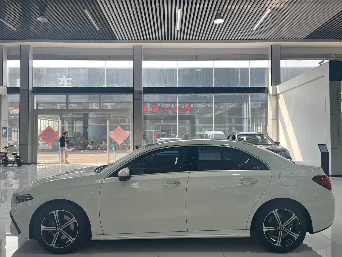 Mercedes-Benz A-Class 2024 A 200 L Fashion Edition — миниатюра 3