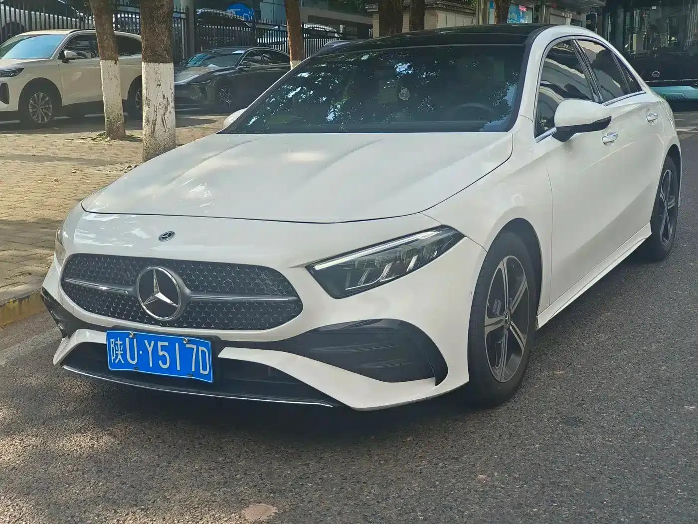 2023 Mercedes-Benz A-Class A 200 L Fashion Edition — миниатюра 1