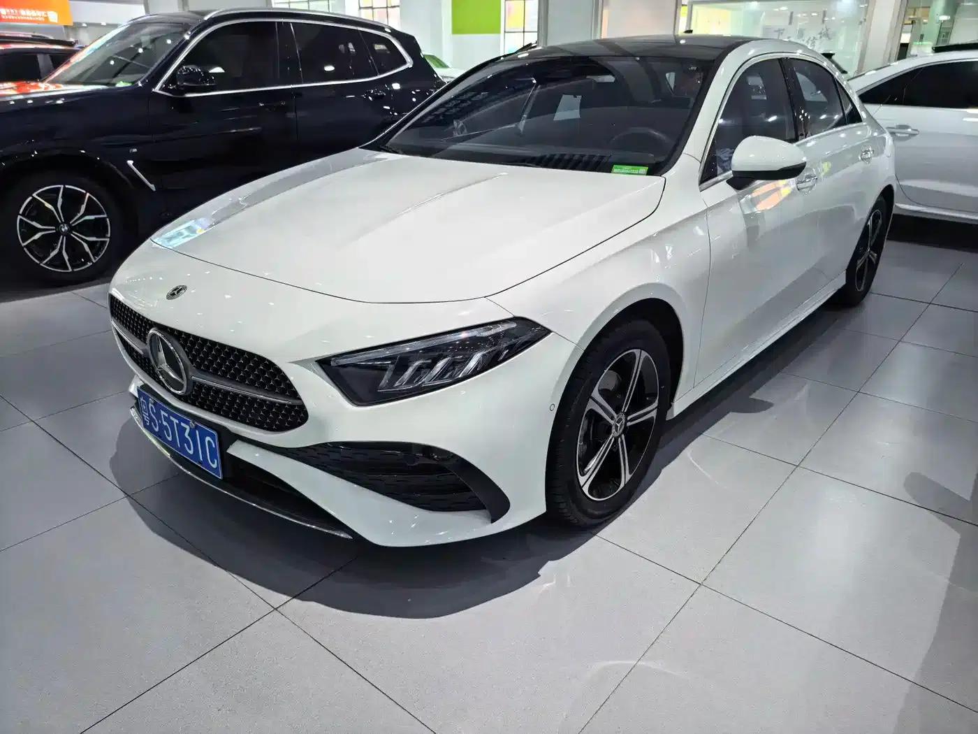 Mercedes-Benz A-Class 2024 A 200 L Fashion Edition — миниатюра 1