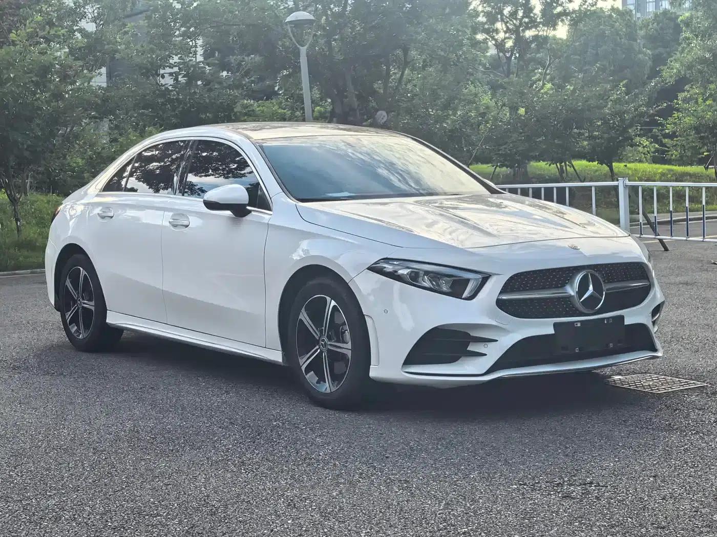 2023 Mercedes-Benz A-Class A 200 L Dynamic — миниатюра 3