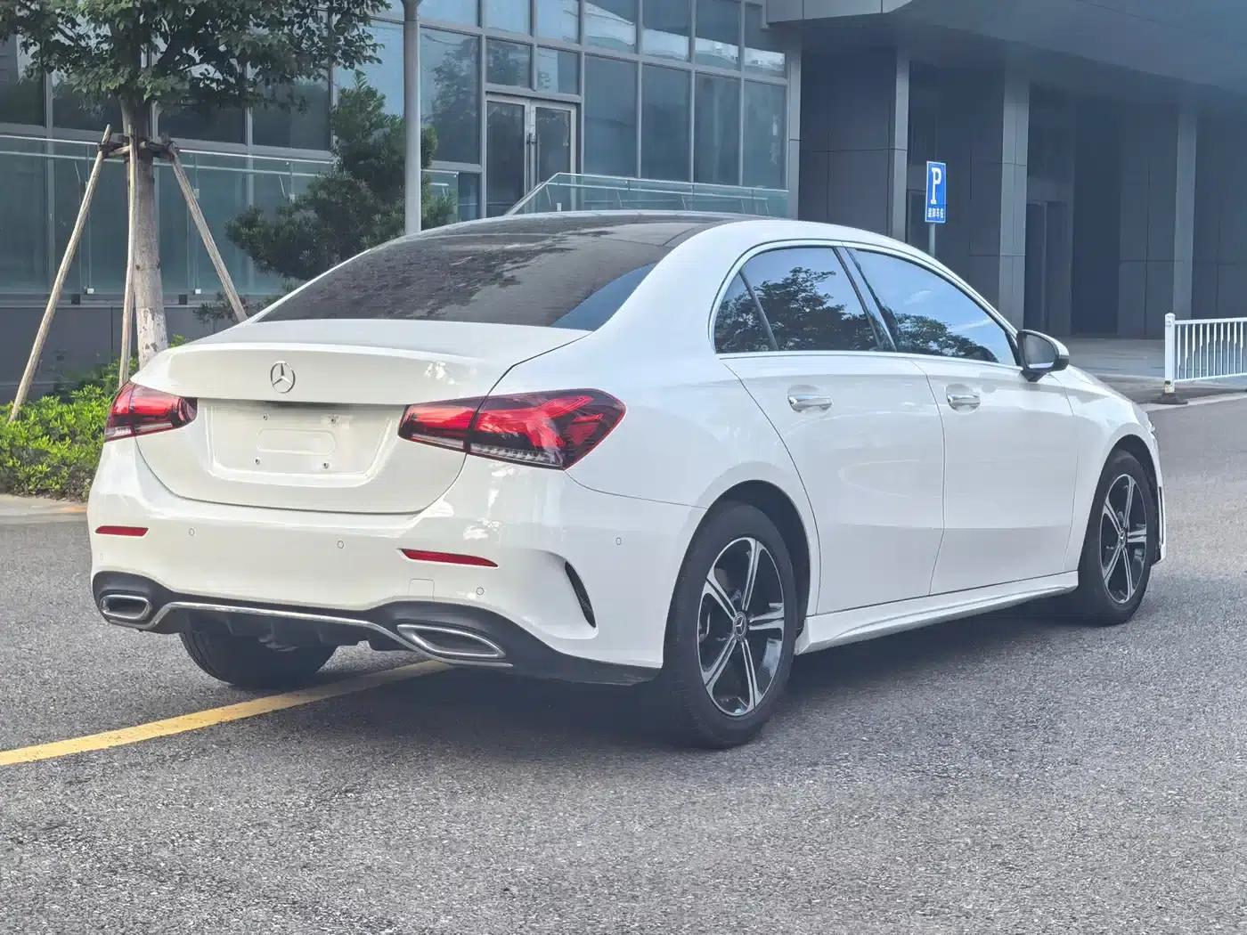 2023 Mercedes-Benz A-Class A 200 L Dynamic — миниатюра 4