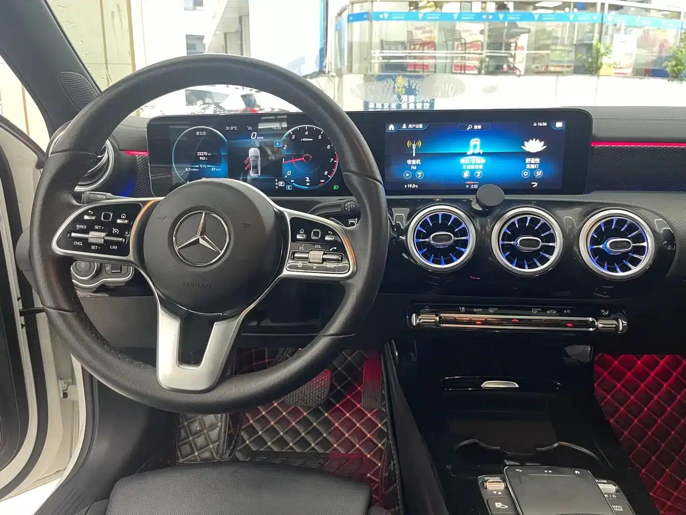 Mercedes-Benz A-Class 2022 Facelift A 200 L Sport Sedan Fashion Model — миниатюра 8