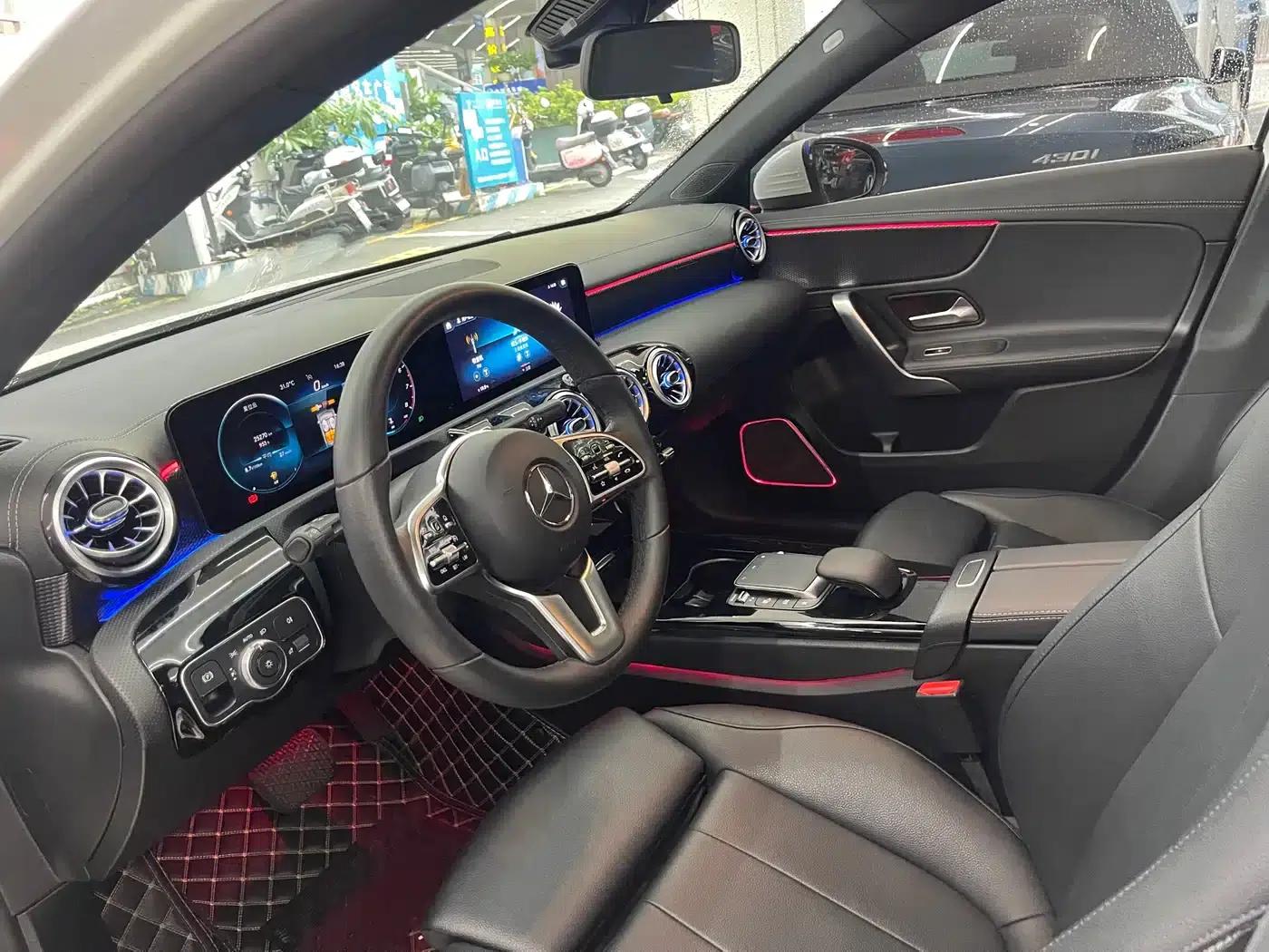 Mercedes-Benz A-Class 2022 Facelift A 200 L Sport Sedan Fashion Model — миниатюра 10