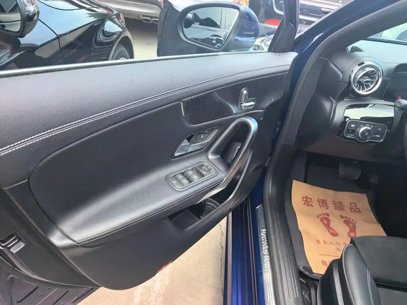 Mercedes-Benz A-Class 2021 A 200 L Sport Sedan Fashion Edition — миниатюра 12