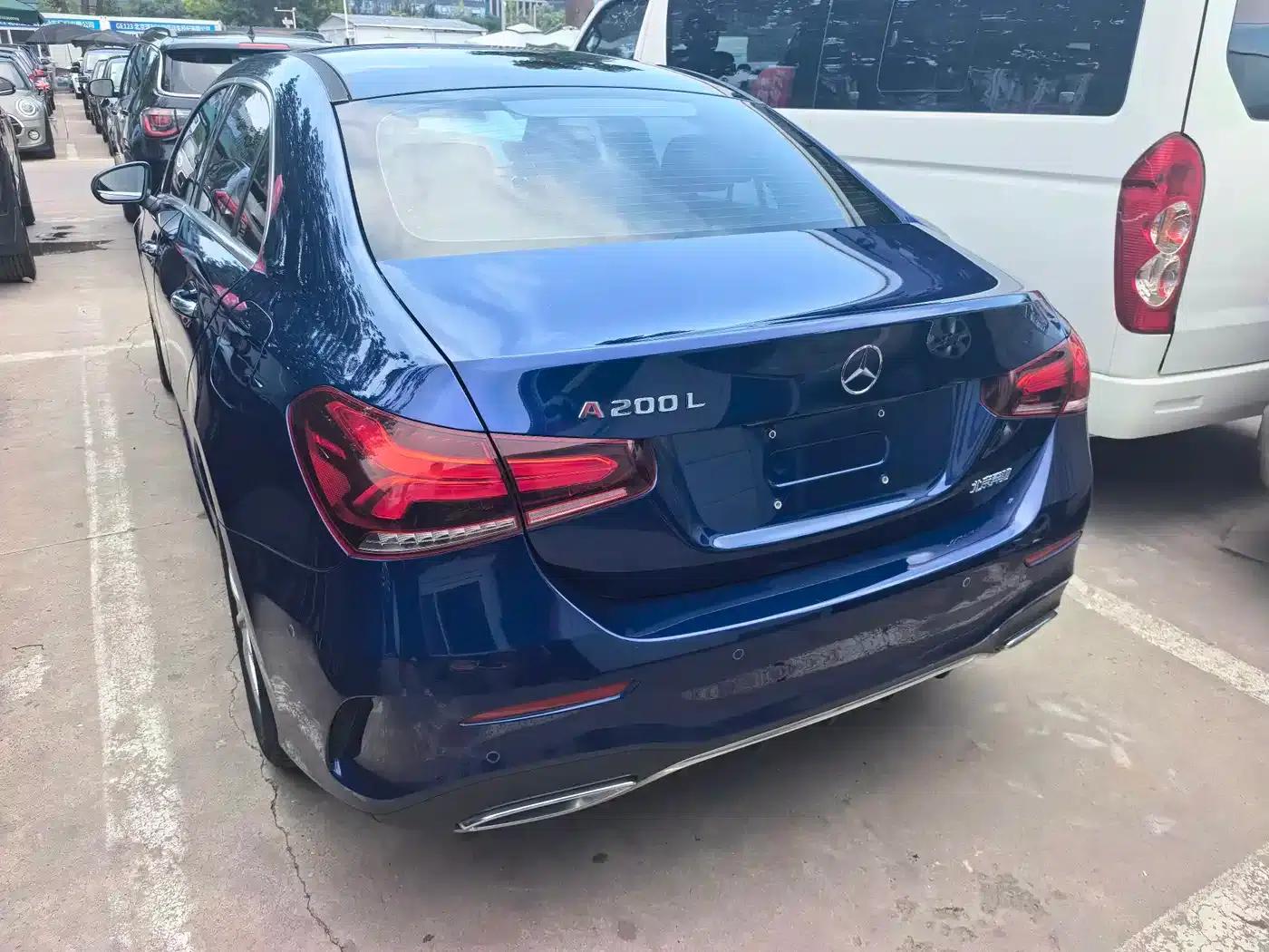 Mercedes-Benz A-Class 2021 A 200 L Sport Sedan Fashion Edition — миниатюра 4