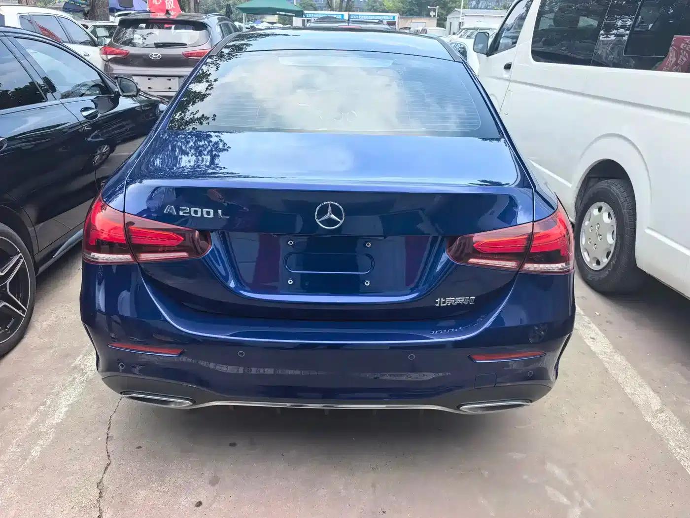 Mercedes-Benz A-Class 2021 A 200 L Sport Sedan Fashion Edition — миниатюра 5