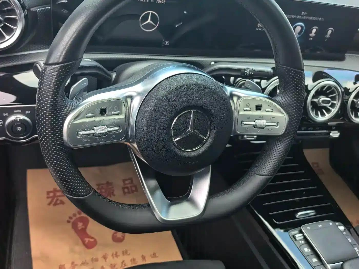 Mercedes-Benz A-Class 2021 A 200 L Sport Sedan Fashion Edition — миниатюра 7