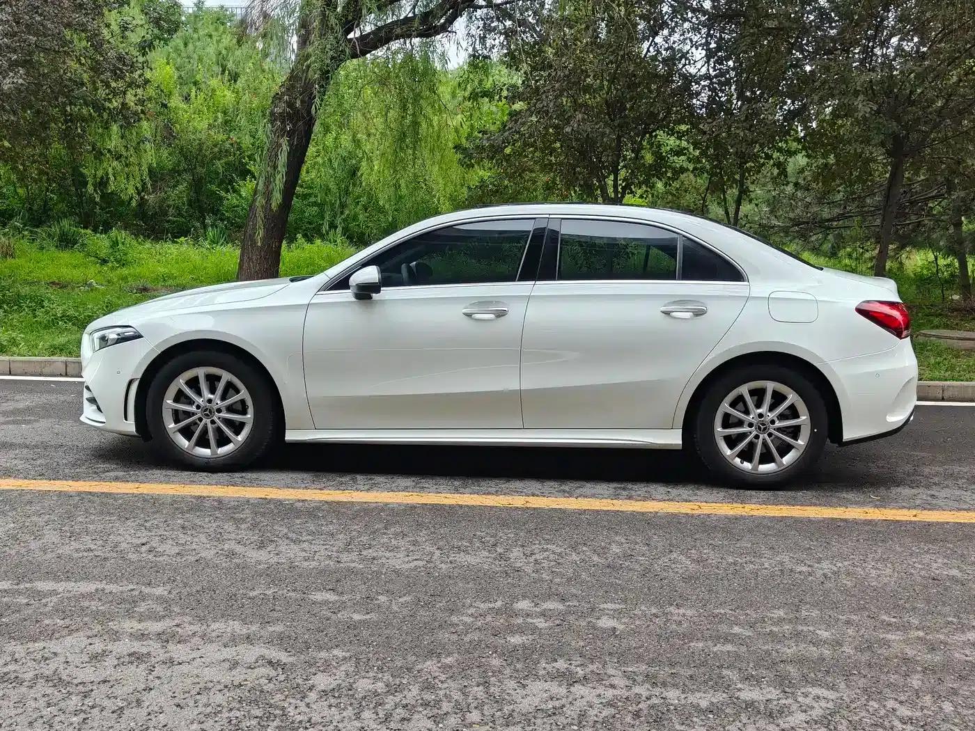 Mercedes-Benz A-Class 2020 A 200 L Sport Sedan — миниатюра 13