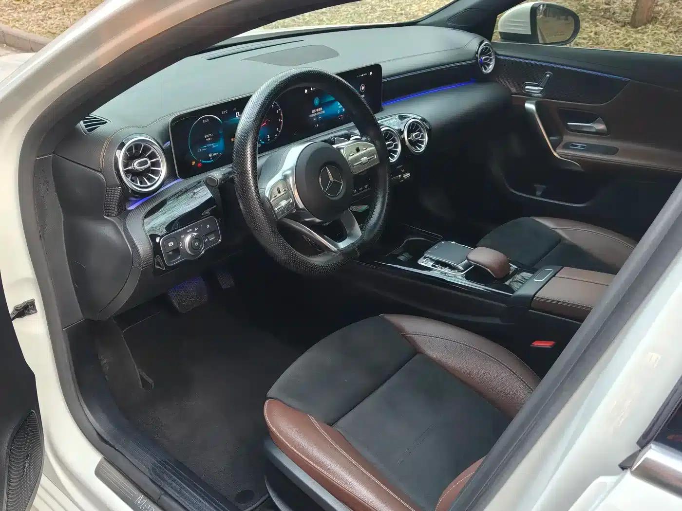 Mercedes-Benz A-Class 2020 A 200 L Sport Sedan — миниатюра 9