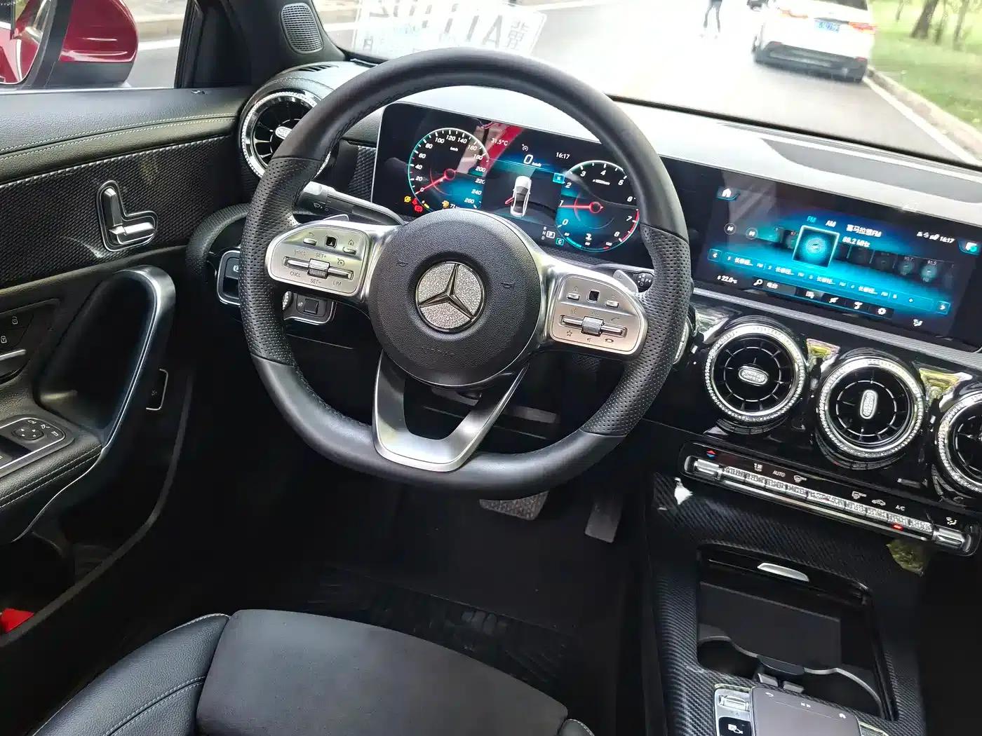 2019 Mercedes-Benz A-Class A 200 L Sport Sedan — миниатюра 5