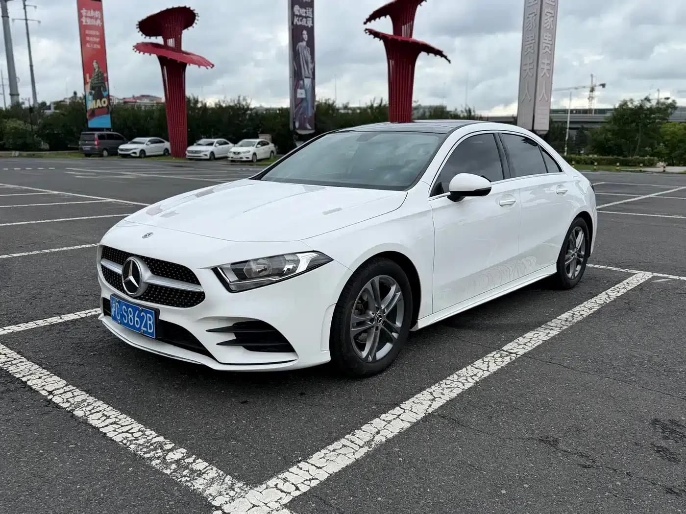 2023 Mercedes-Benz A-Class A 180 L — миниатюра 1