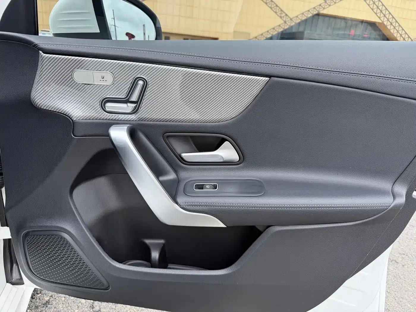 2023 Mercedes-Benz A-Class A 180 L — миниатюра 16