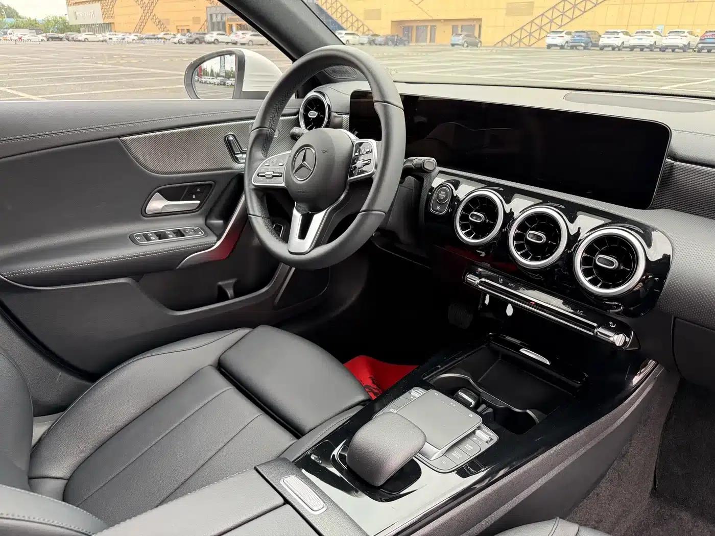 2023 Mercedes-Benz A-Class A 180 L — миниатюра 17