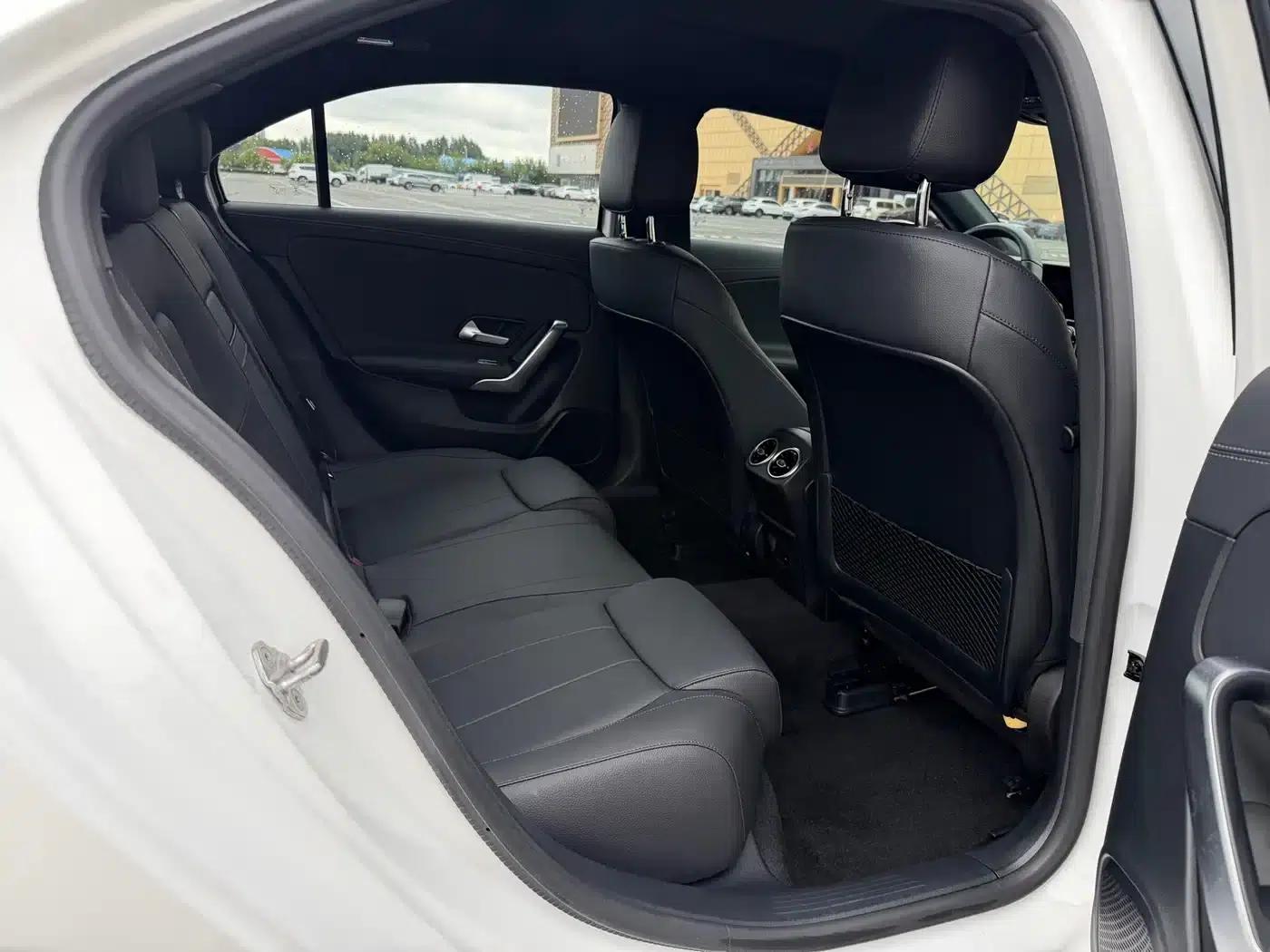 2023 Mercedes-Benz A-Class A 180 L — миниатюра 18