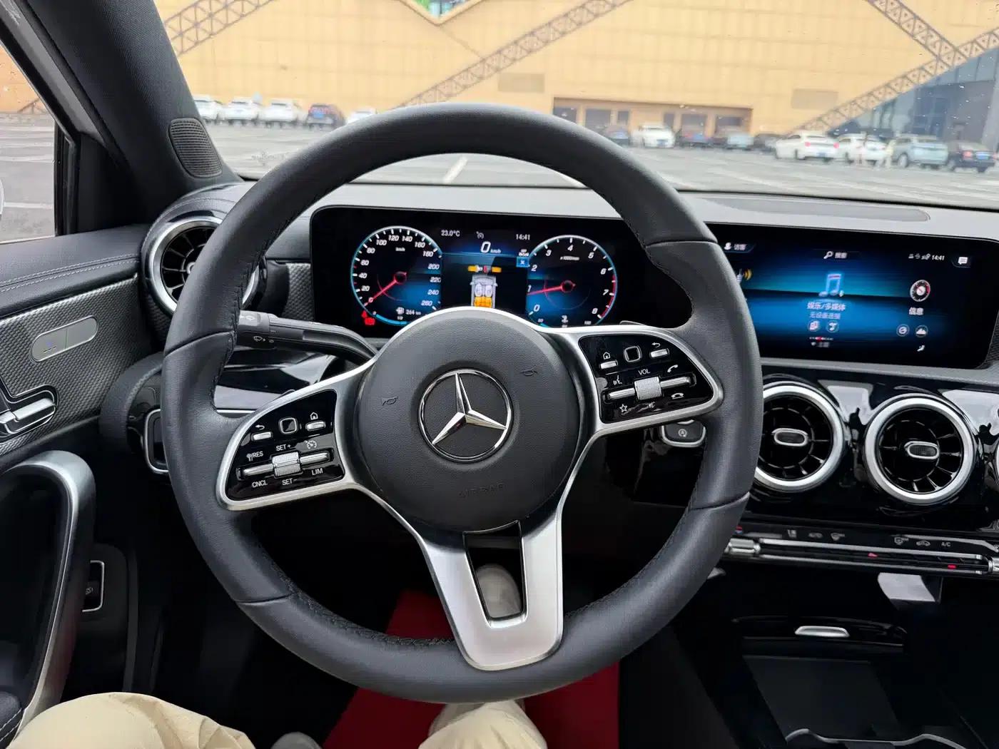 2023 Mercedes-Benz A-Class A 180 L — миниатюра 22