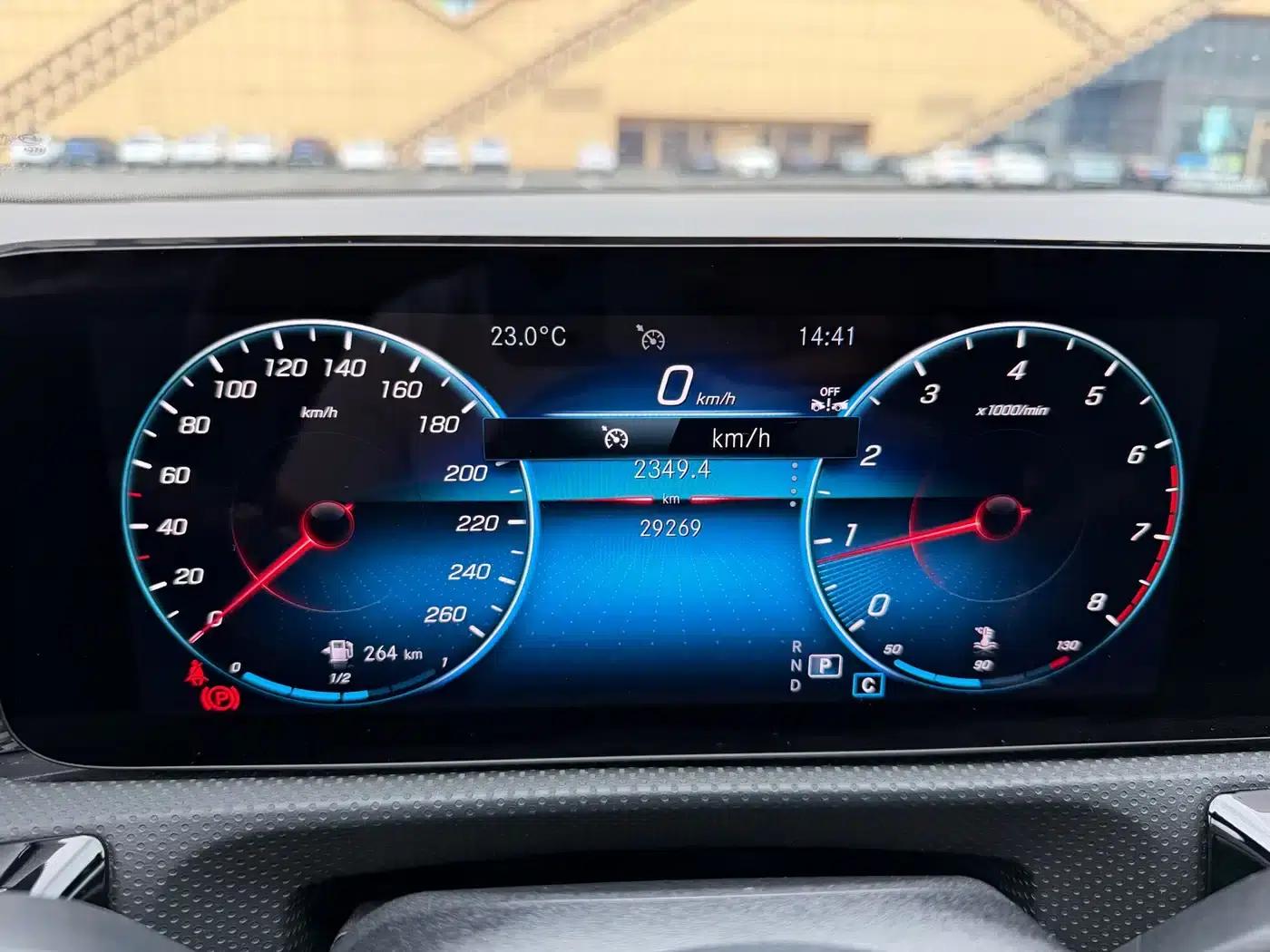 2023 Mercedes-Benz A-Class A 180 L — миниатюра 23